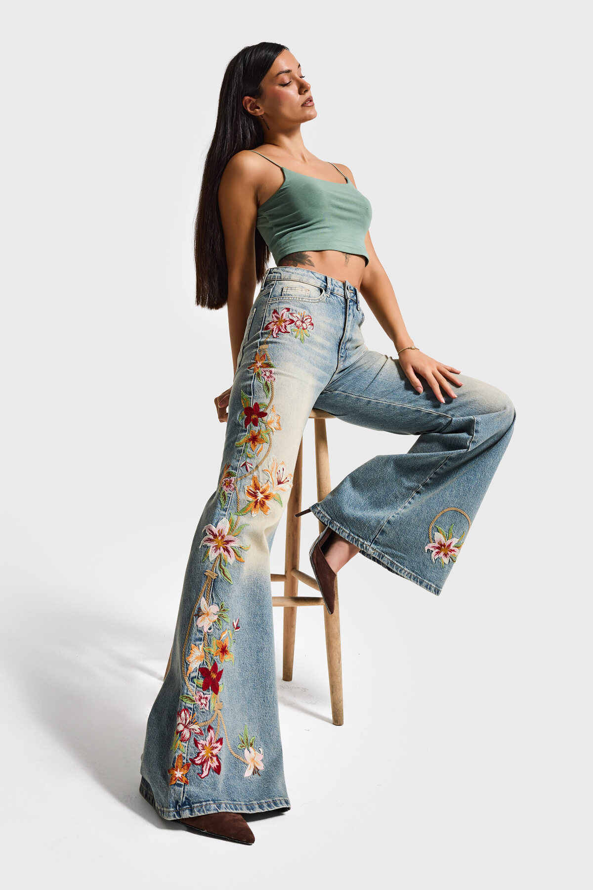 it's basic  Kadın T.Kot Rengi 4s6-32 Flare Fit Elastan Kumaş Özel Nakış Detaylı Tasarım Denim Jean - Görsel 6