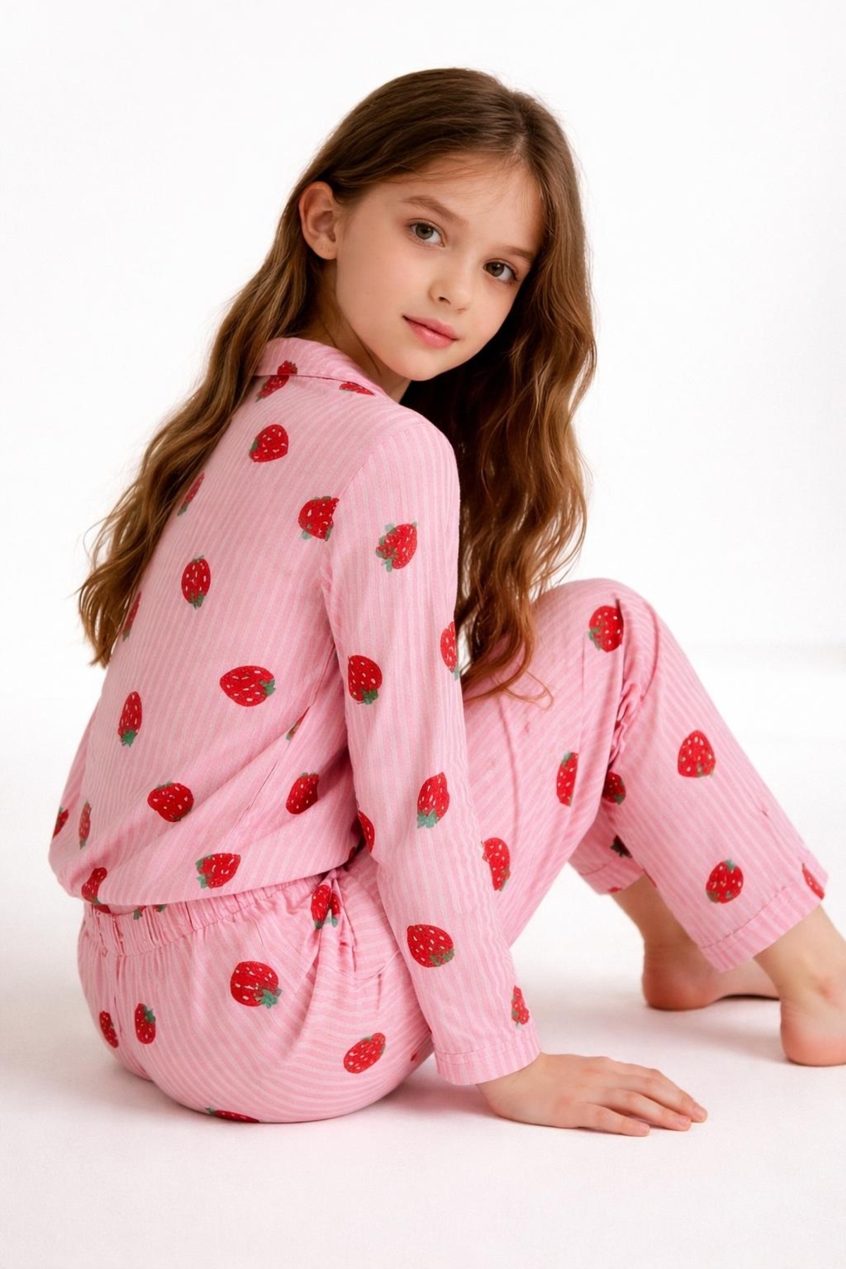 ARN HOMEWEAR çilek desenli milan kumaş pembe kız çocuk pijama takımı fotoğrafı 6 (önizleme)