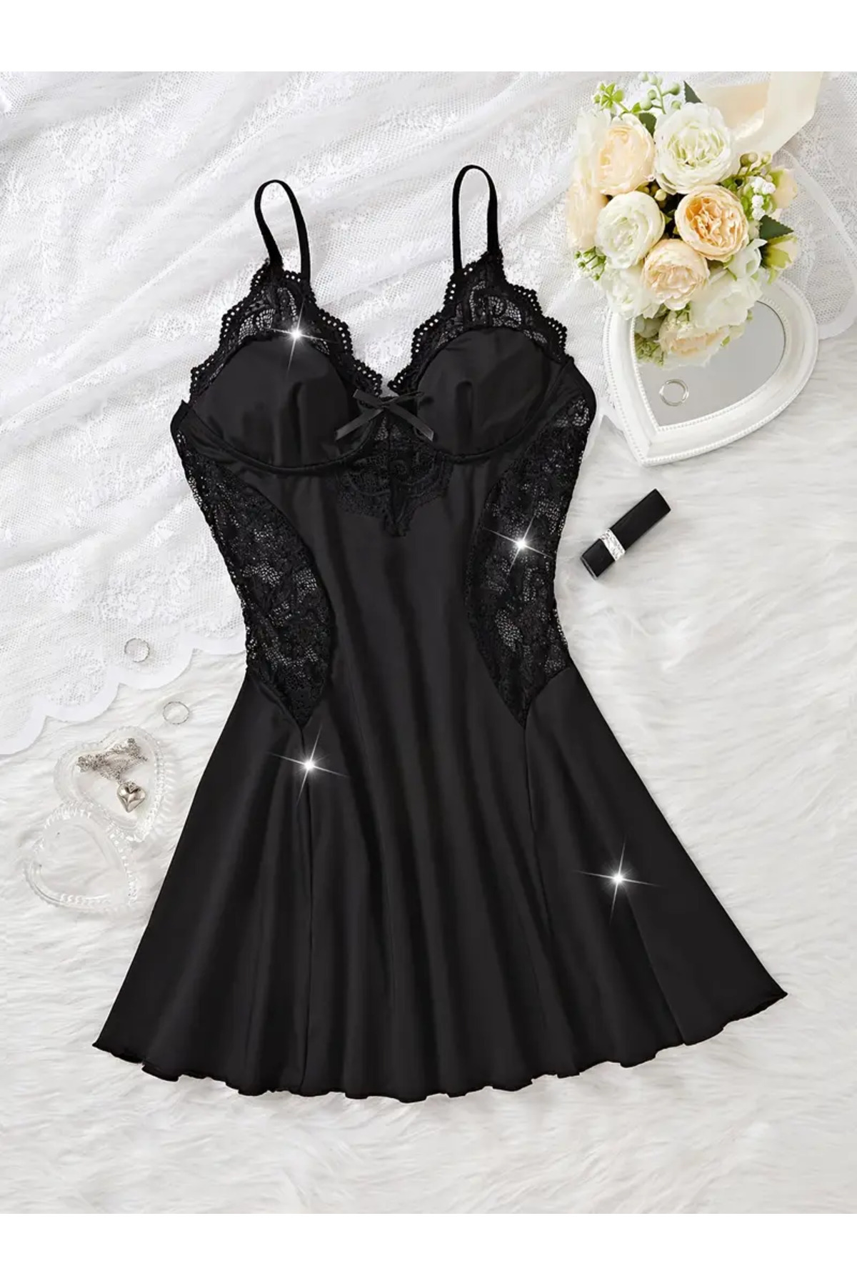 AZZERİ  Siyah Dantel Detaylı Kadın Gecelik | Yumuşak Mikro Kumaş, V Yaka, Ayarlanabilir Askılı, Şık ve Rahat