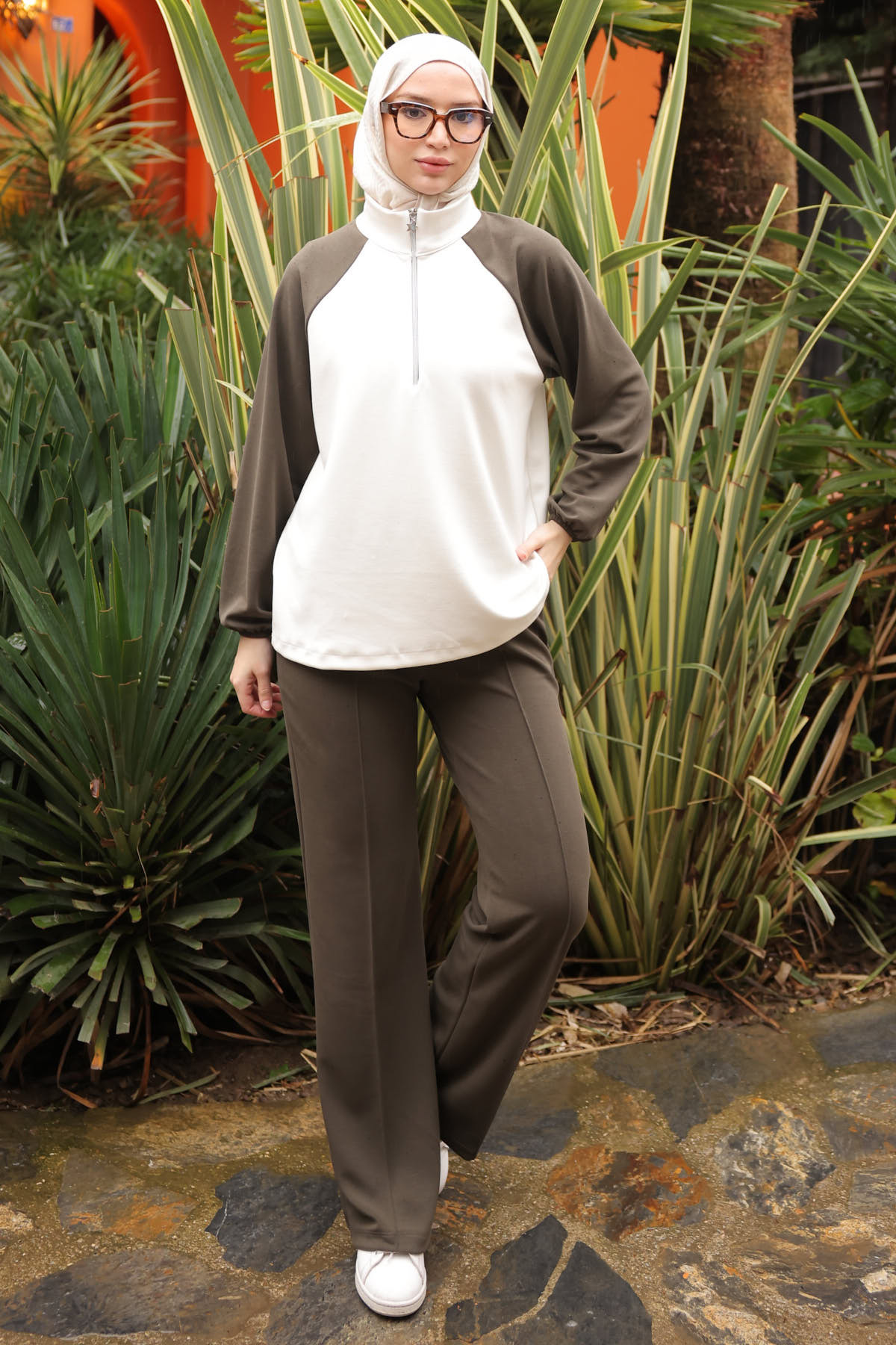 Khaki Zippered Garnish Sweatshirt Pants Set