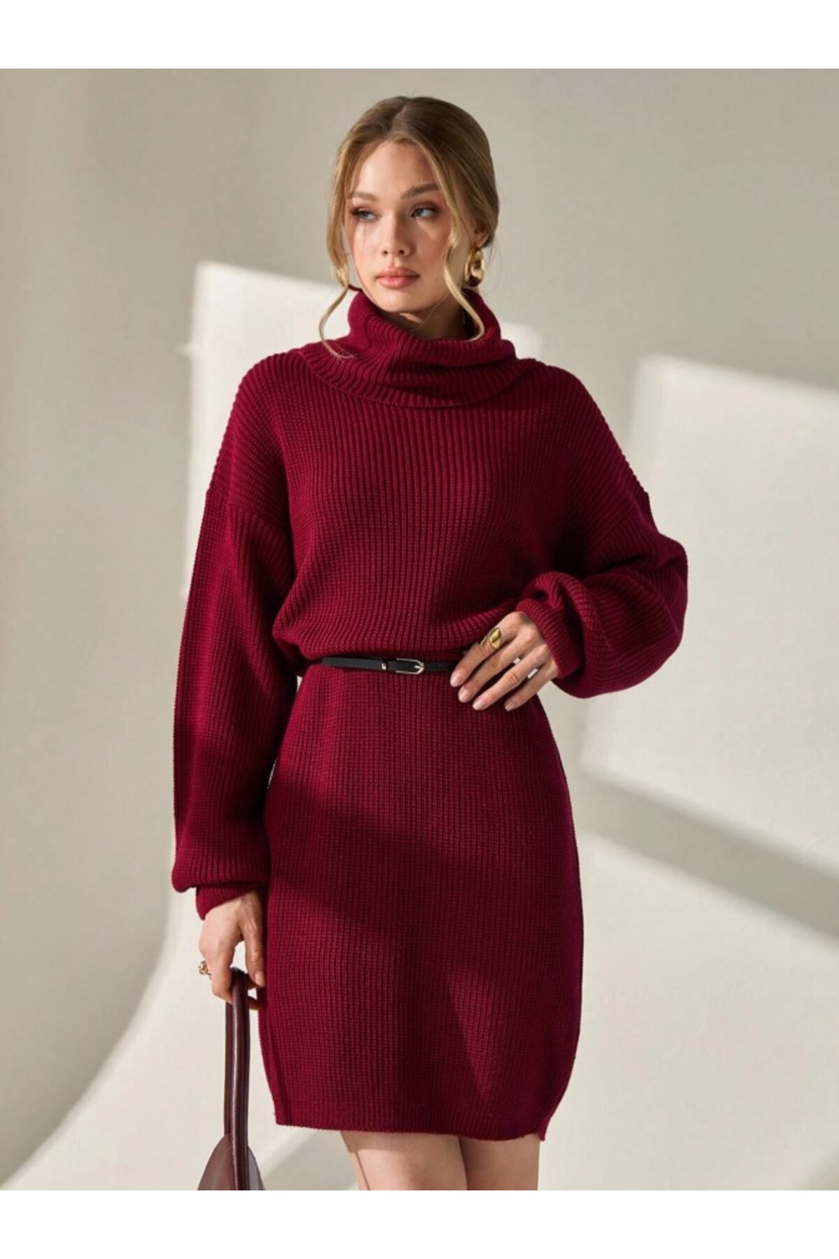 Dier Moda Дамска рокля с ребрист деколте в цвят бордо - Оверсайз плетена зимн...