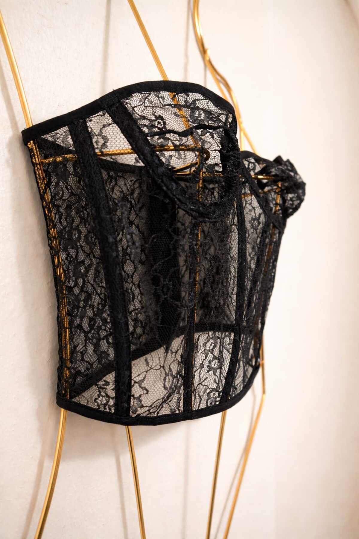 ZARVIA  SİYAH BÜSTİYER DANTELLİ ÇİÇEK DESENLİ - Görsel 4