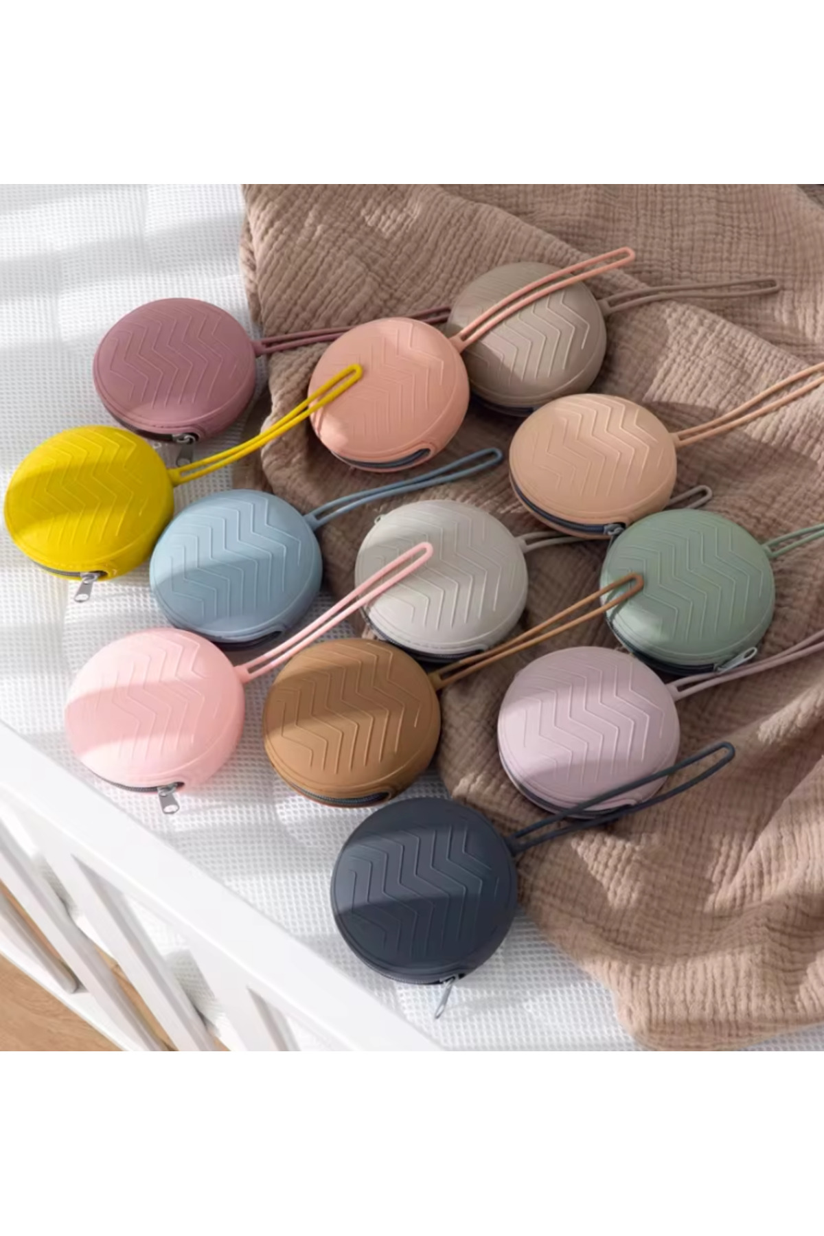 The Cloudish Shop Silikon Emzik Saklama Kutusu Emzik Tutucu Taşınabilir Askılı Fermuarlı Mercan Rengi fotoğrafı 6 (önizleme)