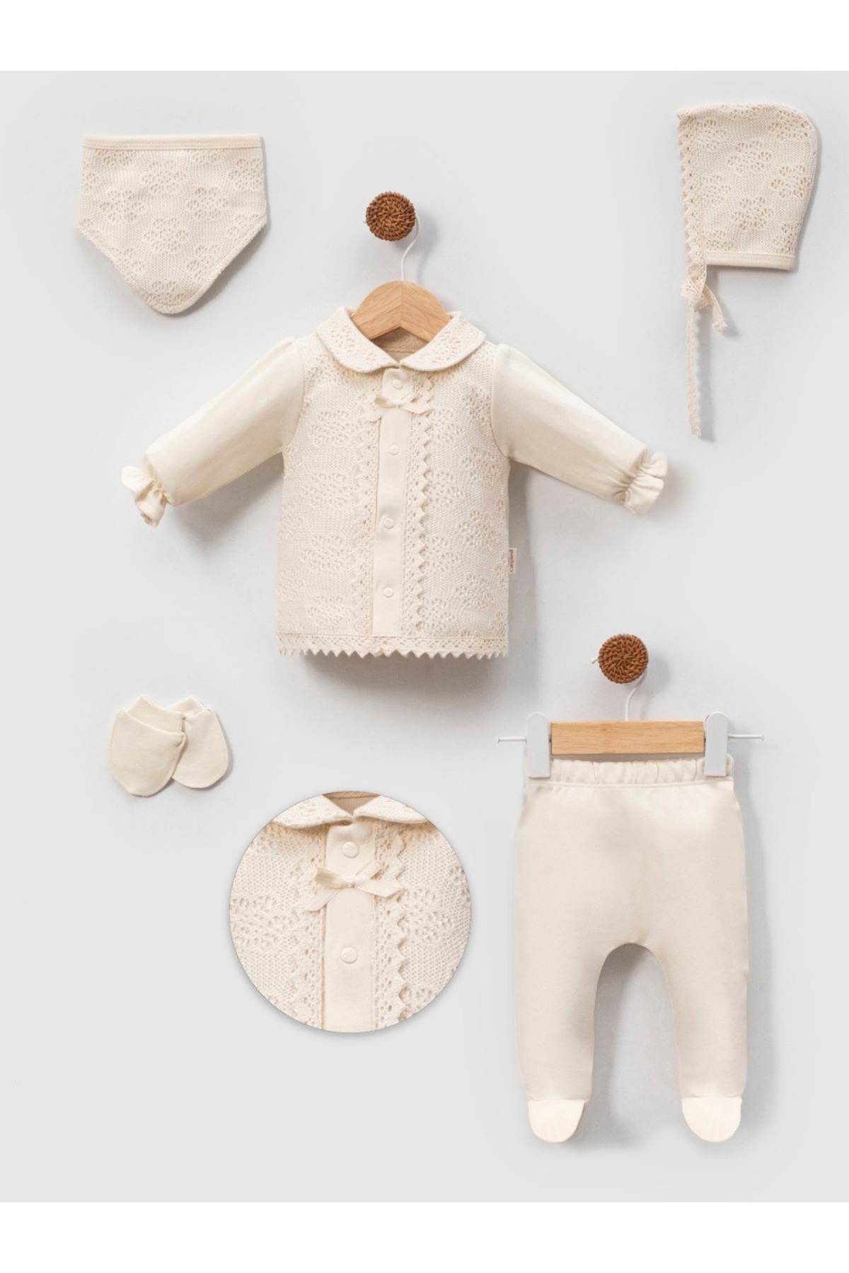 minicayzen Kız bebek hastane çıkışı dantel detaylı bej renk takım 5 parça özel tasarım fotoğrafı 2 (önizleme)