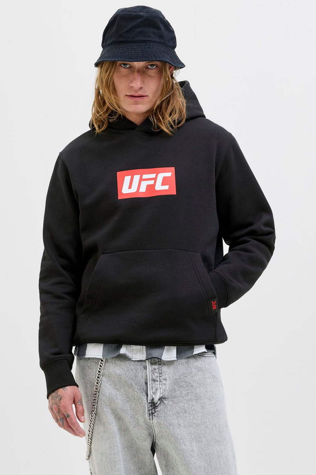 جک اند جونز سویشرت مردانه دارای مجوز UFC با چاپ لوگو روی سینه - UFC