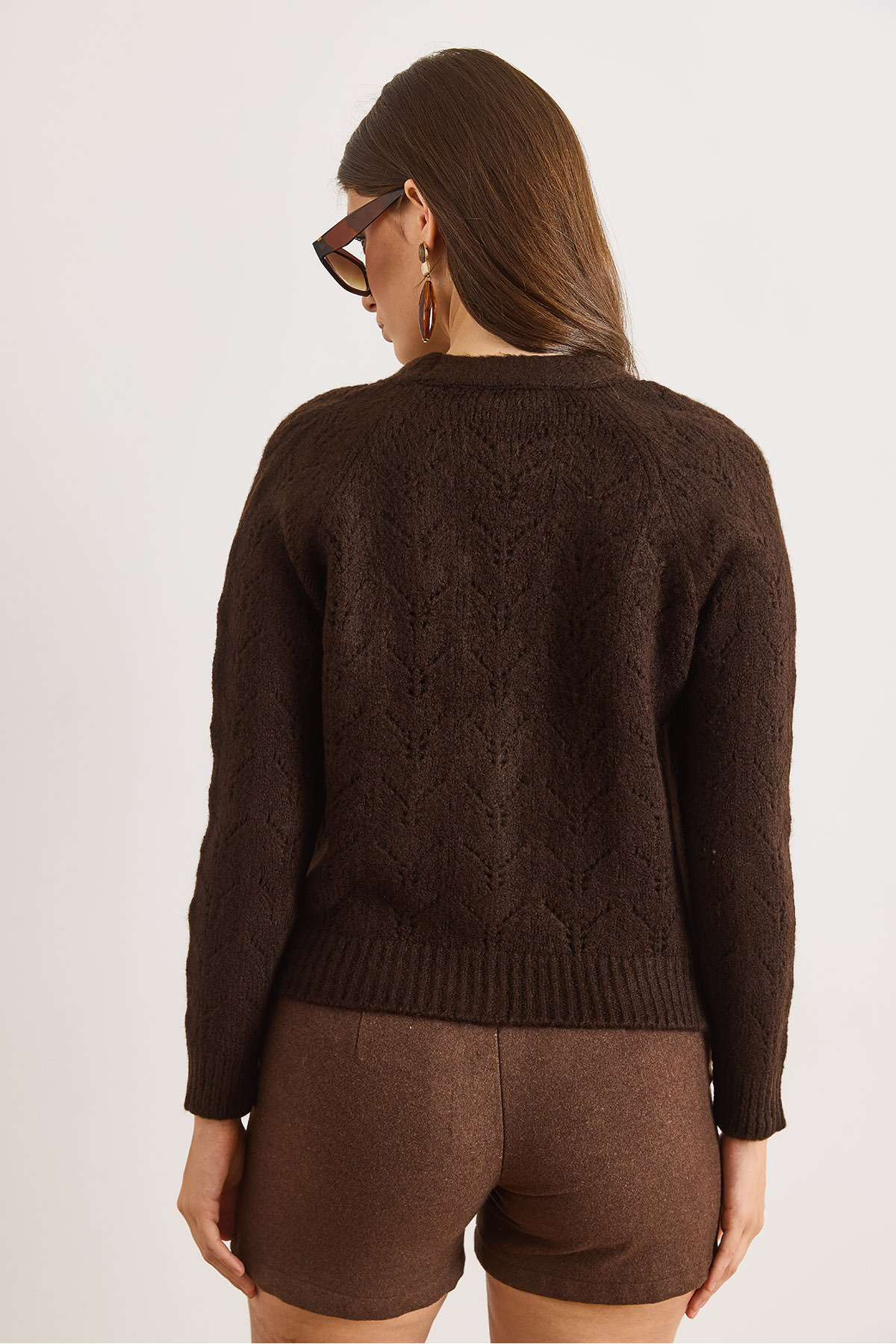 Olalook  Kadın Acı Kahve Ajurlu Yumuşak Dokulu Triko Hırka HRK-19000444 - Görsel 3