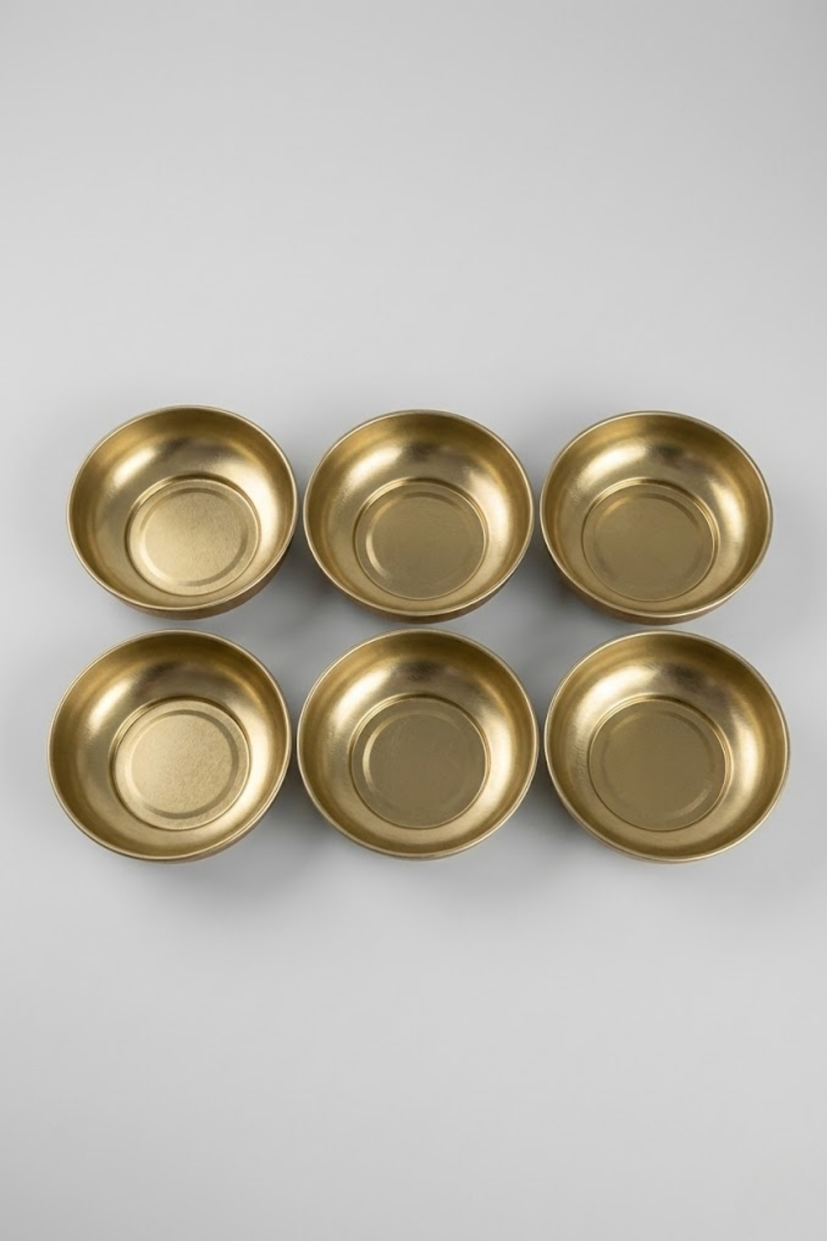 Mat Altın Metal Çerezlik & Sosluk 6'lı Set - Ø90x30 mm — Tepsiler — görsel 5 / 6 — Tinbox