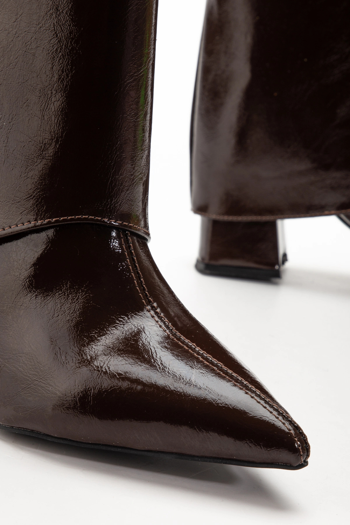 bakacstore  Kadın Tozluk Detaylı Takıp Çıkarılabilen Sivri Burun Acı Kahverengi Kırışık Rugan Çizme - Görsel 3