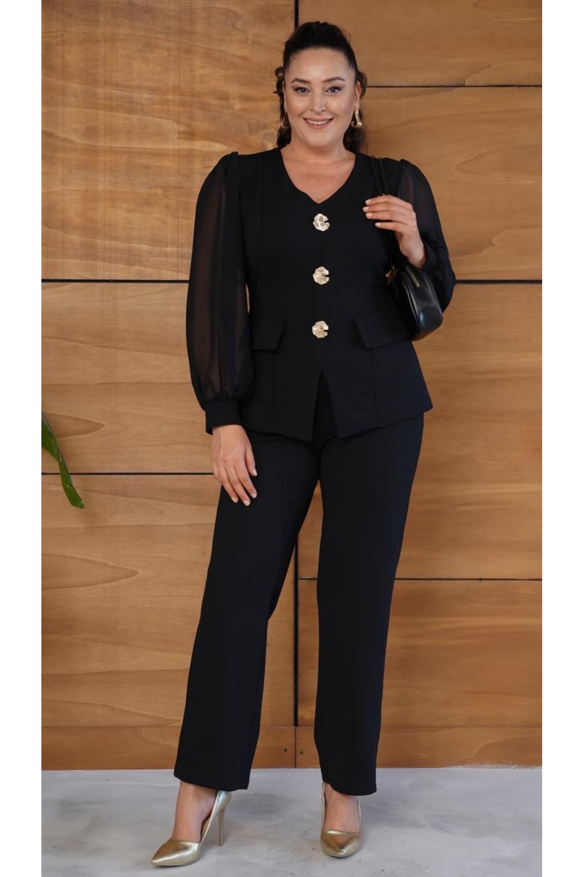 Butik Nilyam  Kadın Büyük Beden V Yaka Şifon Kol Cep Kapaklı Broş Detaylı Bluz Pantolon Abiye Takım 25064 - Görsel 7