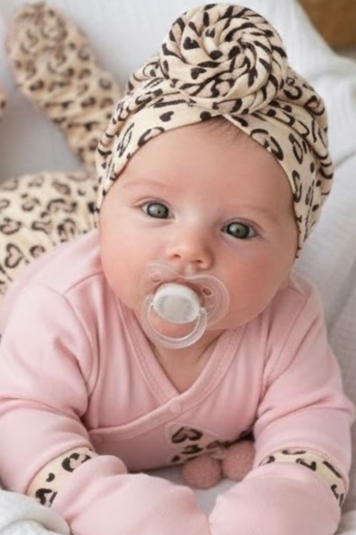 Cherub Baby Kelebekli Leopar Baskılı Tulumlu %100 Pamuk Yenidoğan Kız Bebek 10 Parça Hastane Çıkışı Zıbın Seti fotoğrafı 3 (önizleme)