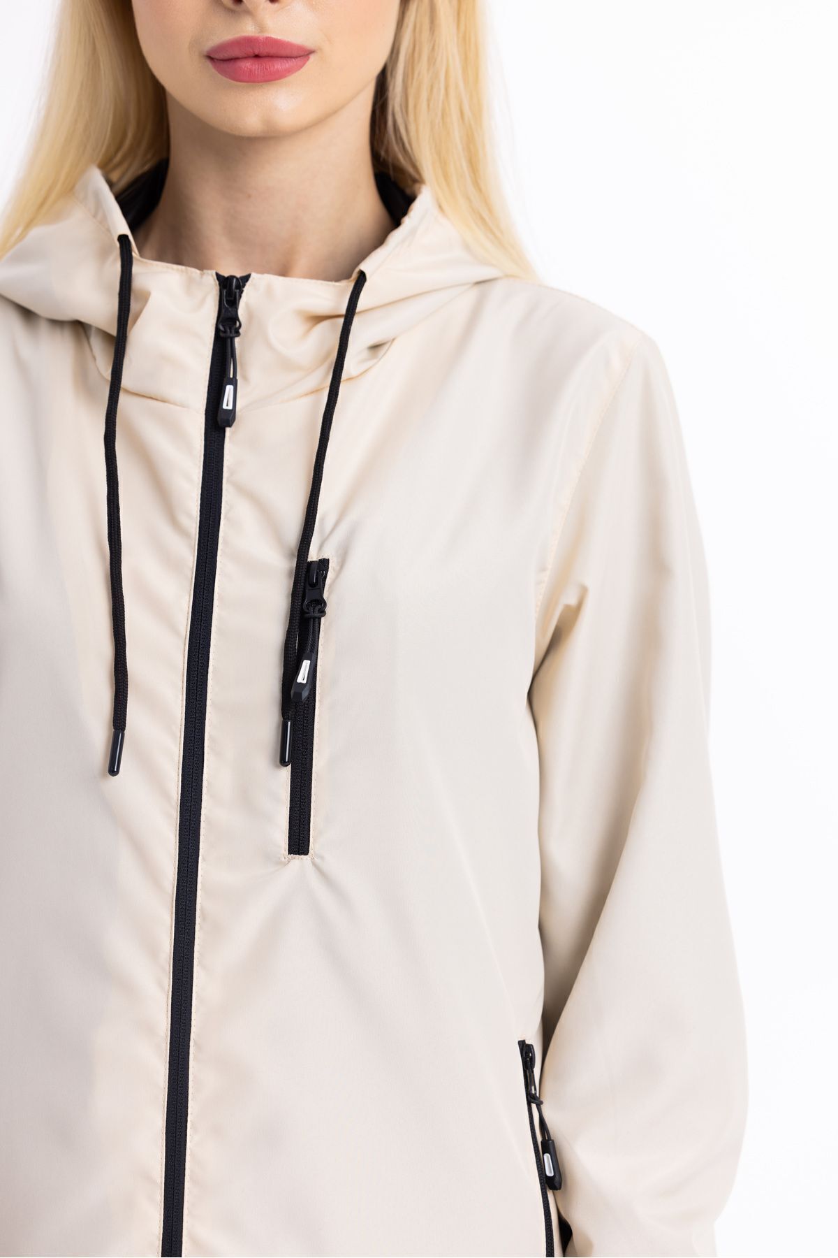 Goccix  Kadın Kapüşonlu Su ve Rüzgar Geçirmez Cepli İçi Astarlı Ultra Hafif Mevsimlik Yağmurluk - Görsel 5