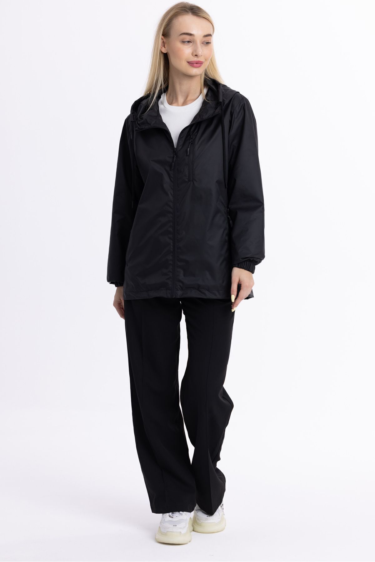 Goccix  Kadın Kapüşonlu Su ve Rüzgar Geçirmez Cepli İçi Astarlı Ultra Hafif Mevsimlik Yağmurluk - Görsel 2