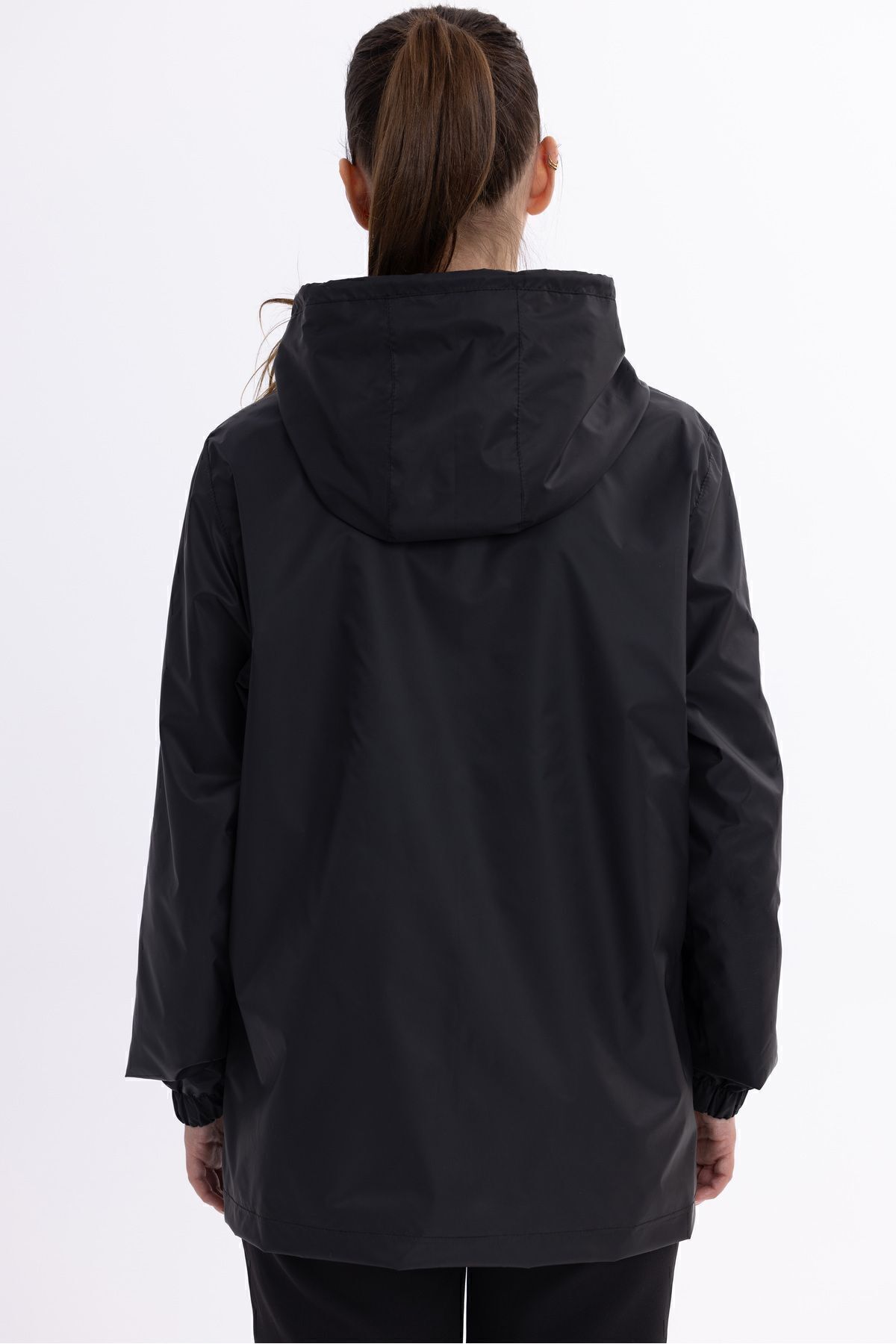 QAWWA  Kadın Kapüşonlu Su ve Rüzgar Geçirmez Cepli İçi Astarlı Ultra Hafif Mevsimlik Yağmurluk - Görsel 6
