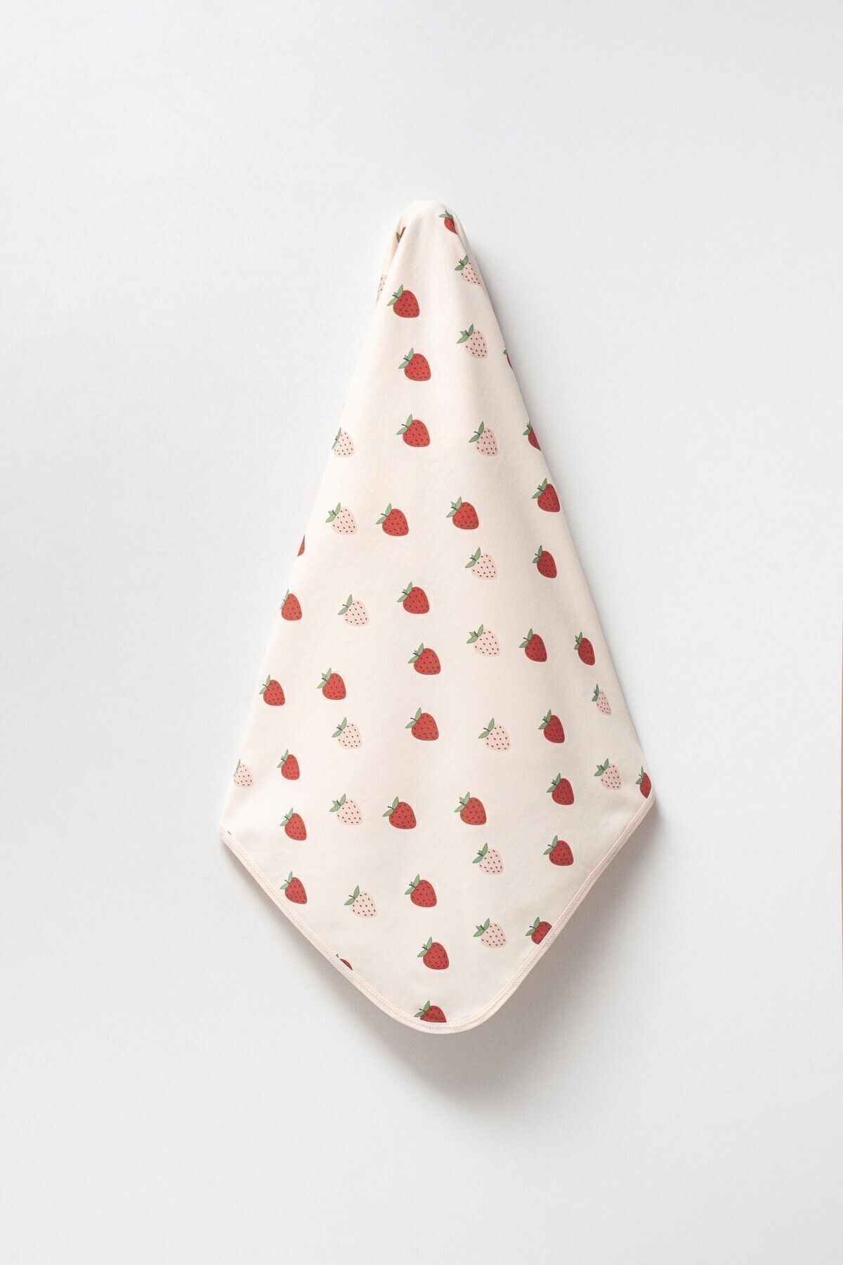 Genel Markalar Çilek Baskılı Çift Katlı Penye Yenidoğan ve Çok Amaçlı %100 Pamuklu Bebe Battaniyesi fotoğrafı 2 (önizleme)