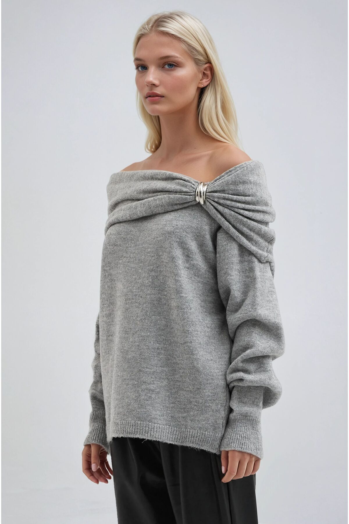 Lijuri  Gri Aksesuar Detaylı Madonna Yaka Salaş Triko Kazak 1389 - Görsel 2