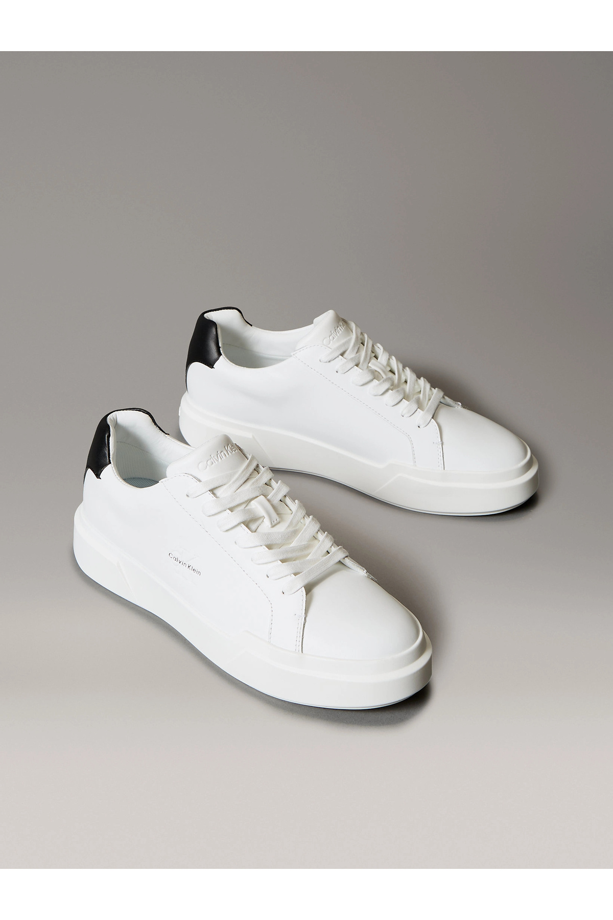 کلوین کلاین کفش کتانی مردانه چرمی بنددار با کفی ضخیم YM0YM01344-01W