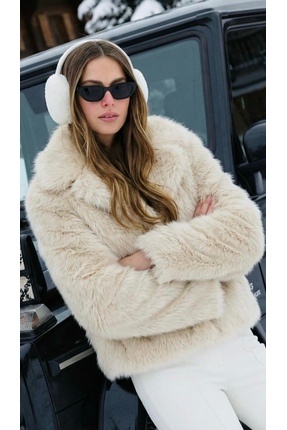 Nahide Kadın Ekru Suni Kürk Ceket – Kancalı Kapama, Çift Cepli