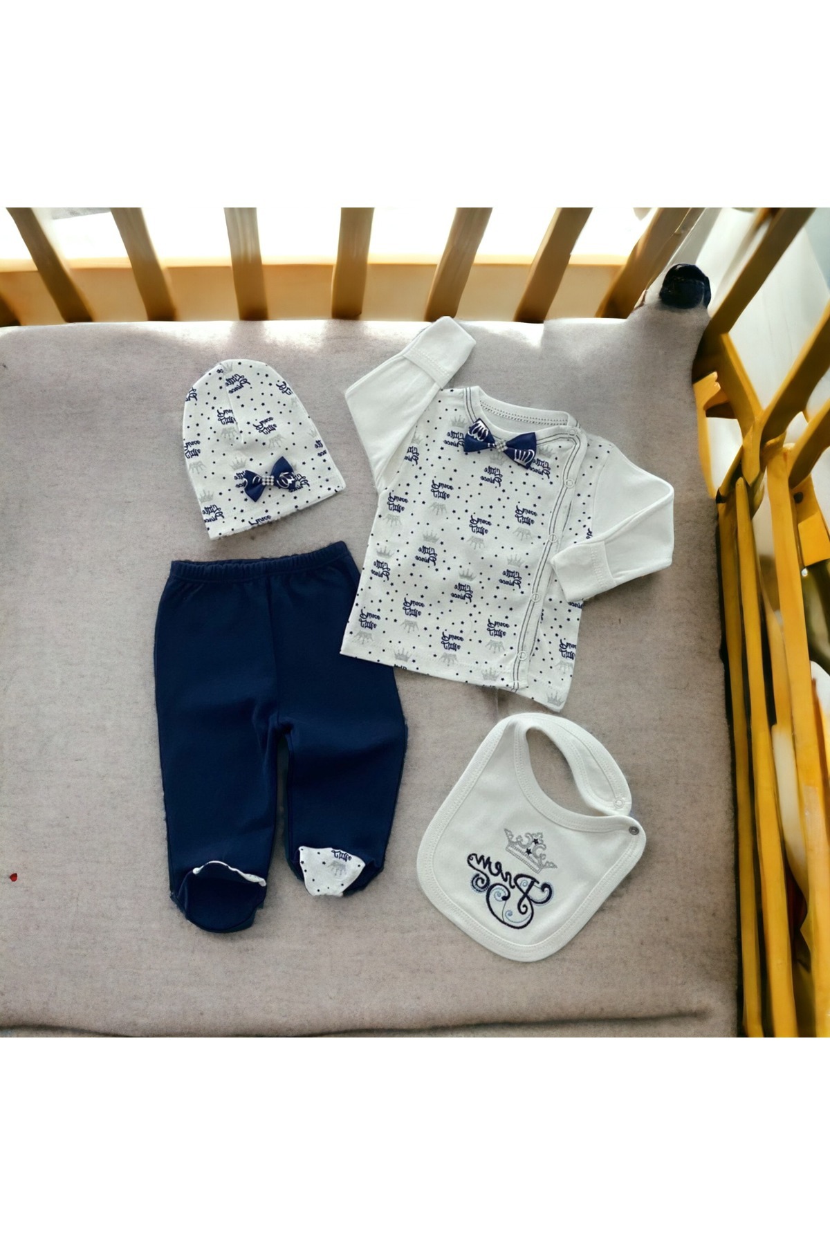 Beyaz Bebek Büyük Doğum Seti (10’LU HASTANE ÇIKIŞ,BEBEK ÇANTASI,KUNDAK,BATTANİYE,MENDİL VE ÇORAP SETİ) fotoğrafı 2 (önizleme)