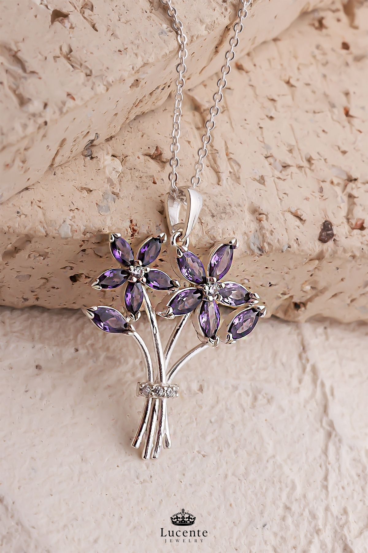 Lucente Jewellery Işıklı Hediye Kutulu 925 Ayar Luxury Serisi Mor Taşlı Lotus Kamelya Çiçeği Buketi Gümüş Özel Gün Hediyesi 45 Cm Zincirli Aşk Sevgi Dostluk Simgesi Küpe Hediyeli Markiz Kesim Taşlı Çiçek Buketi Kolye görsel 8