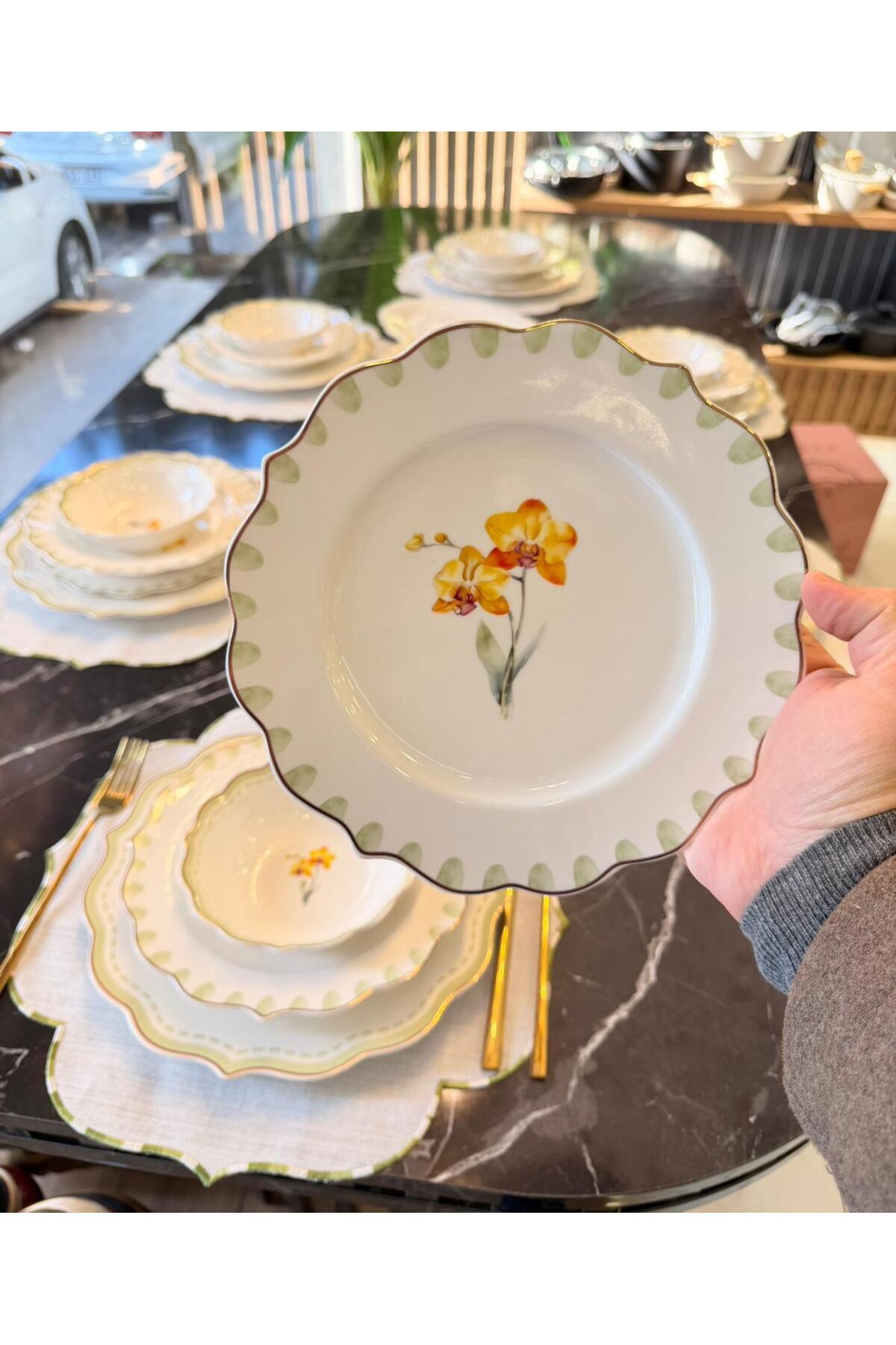 24-Piece Soft Bloom Porcelain Dinnerware