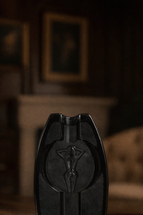 VANTINA HOME Füme Cam Puro Küllüğü – Kadın Figürlü El Yapımı Tasarım Küllük