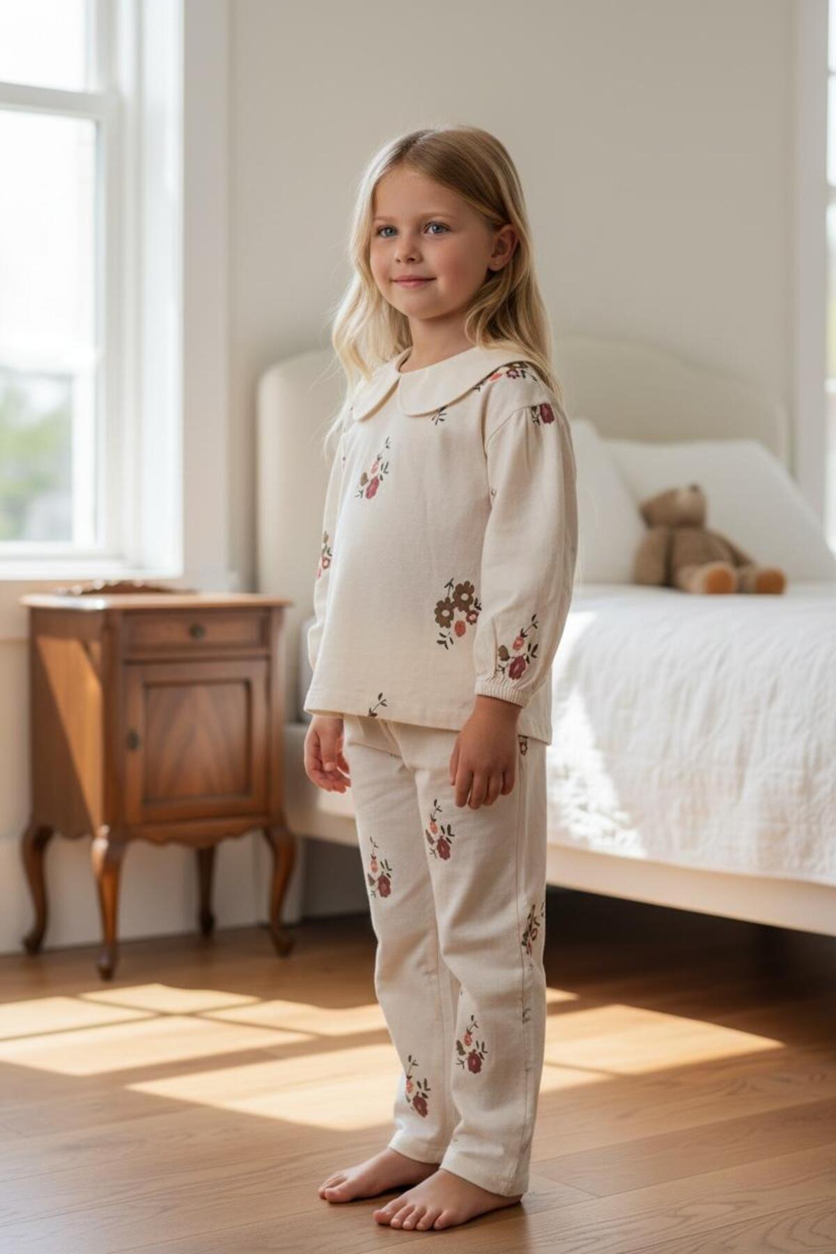 İsobel Kids BEYAZ ÖNLÜK YAKA ÇİÇEK DESENLİ %100 PAMUK SÜPREM KUMAŞ KIZ ÇOCUK PİJAMA TAKIMI fotoğrafı 2 (önizleme)
