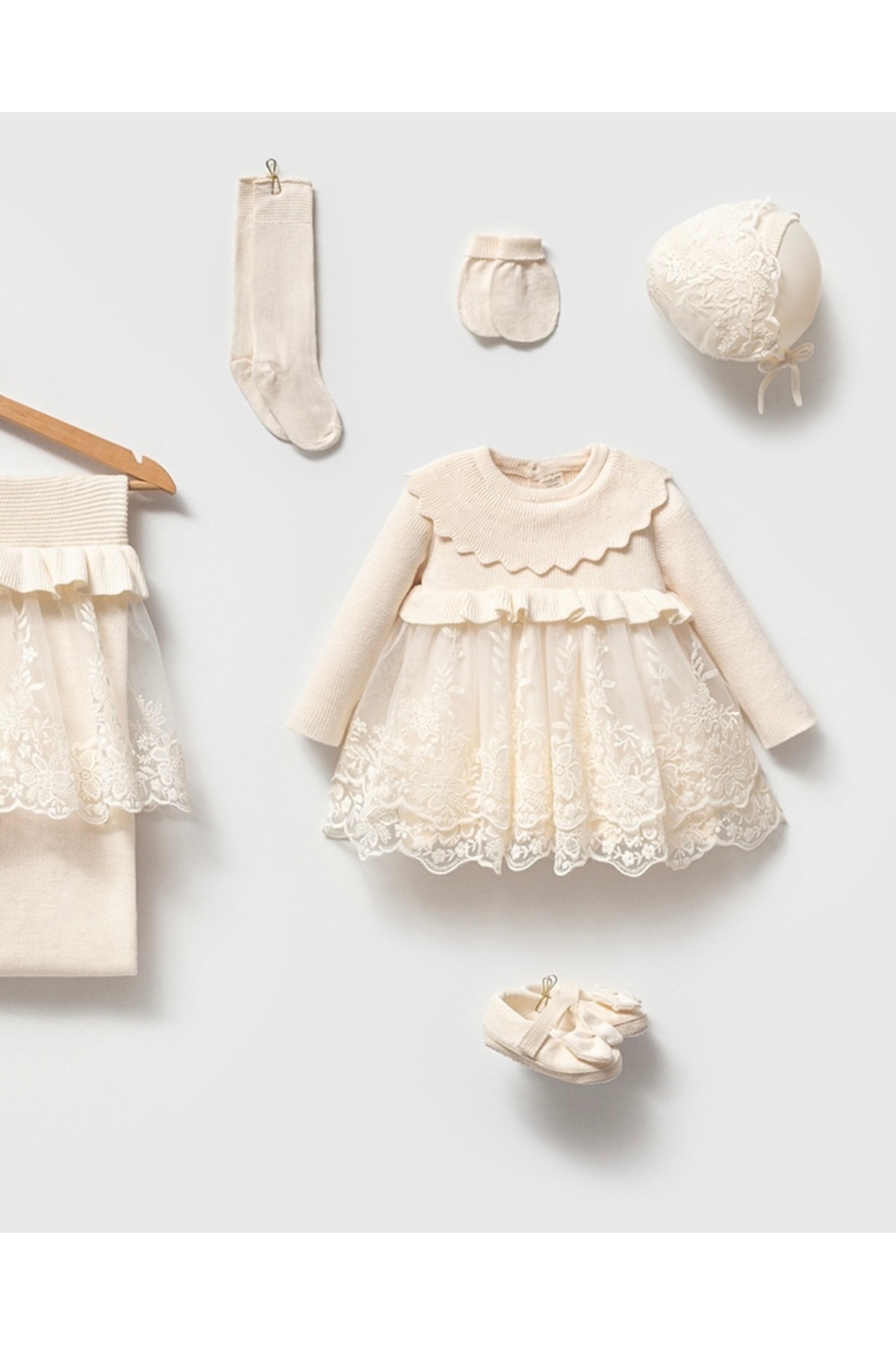 Mert Baby Diana Prenses Triko Organik 6'lı Hastane Çıkış Seti %100 Pamuk Yenidoğan Kız Bebek fotoğrafı 4 (önizleme)