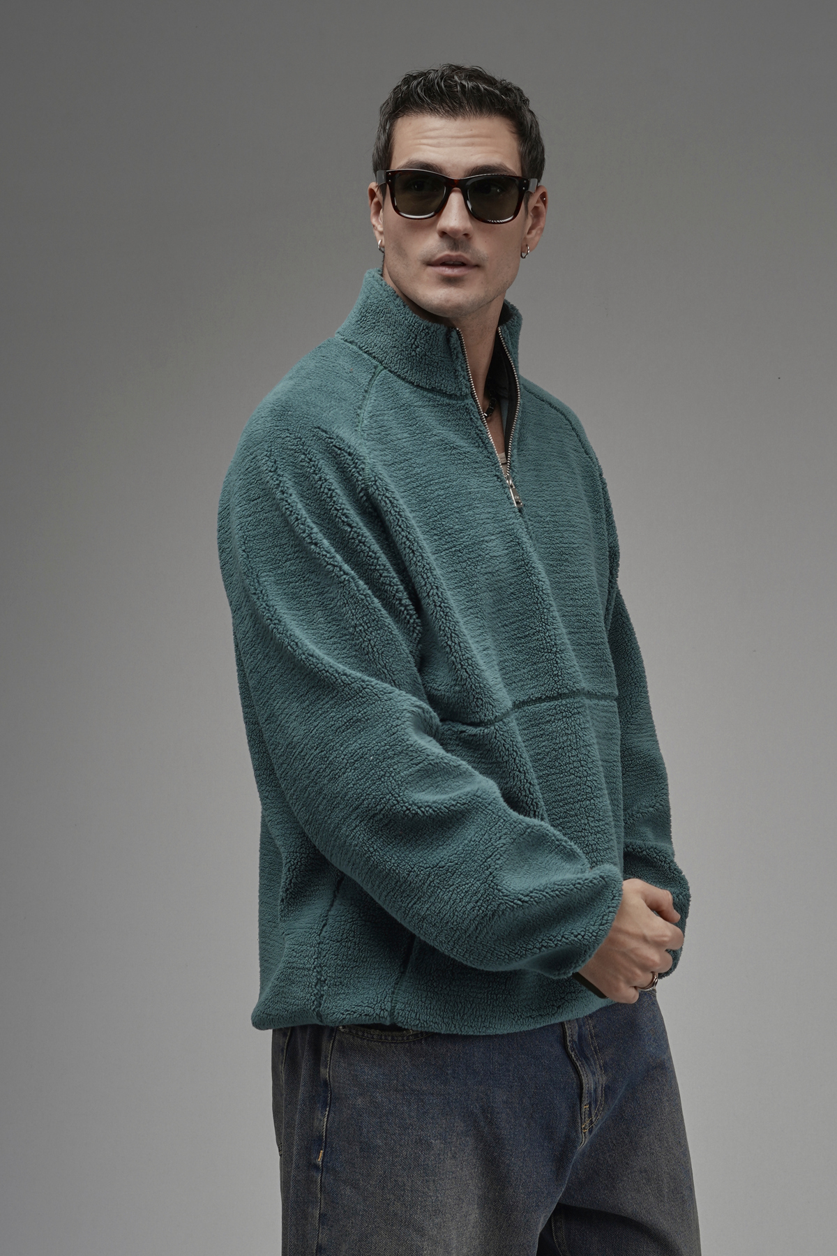 Butik  Trend Biz Oversize Yarım Fermuarlı Dik Yaka Peluş - Görsel 3