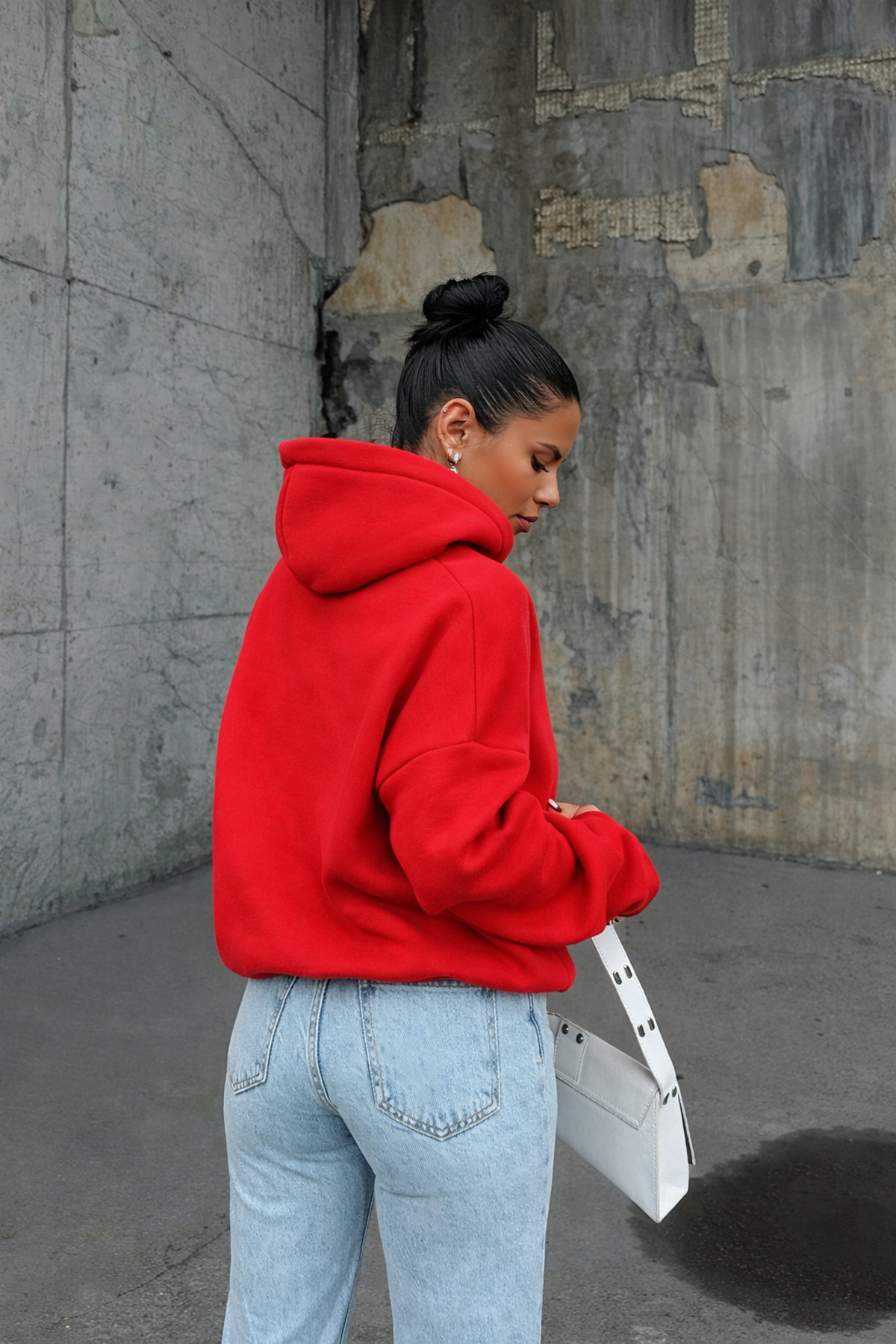 YAKAMEL KADIN KIRMIZI 3 İPLİK OVERSİZE RAHAT GÜNLÜK YUMUŞAK KAPÜŞONLU SWEATSHIRT görsel 2