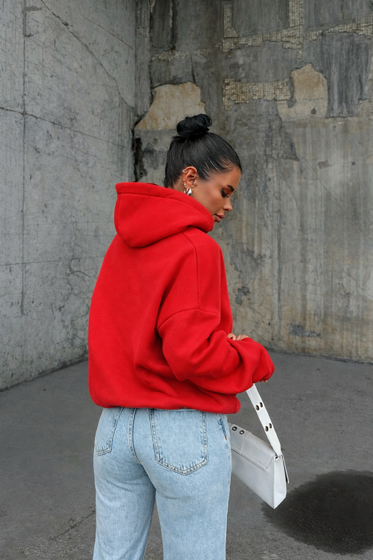 YAKAMEL KADIN KIRMIZI 3 İPLİK OVERSİZE RAHAT GÜNLÜK YUMUŞAK KAPÜŞONLU SWEATSHIRT görsel 4