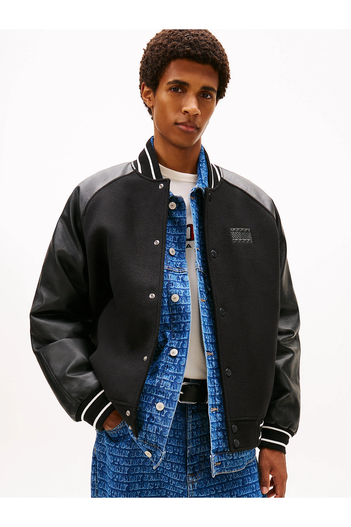 تامی هیلفیگر کاپشن مشکی مردانه طرح کالج TJM مدل Flag DM0DM22439BDS