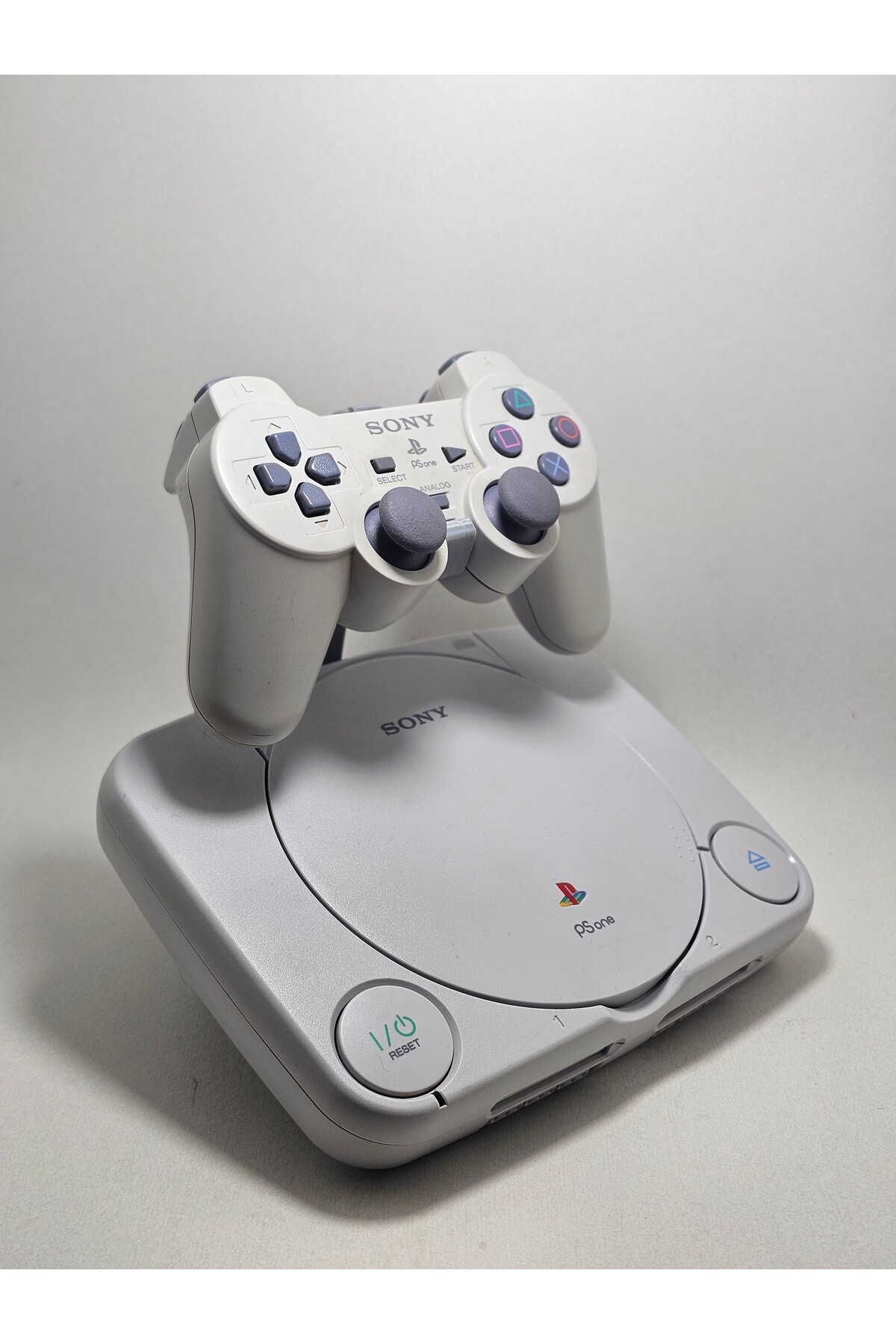 Playstation PSone Slim Sergi Vitrin Standı- 1 Slim Masaüstü