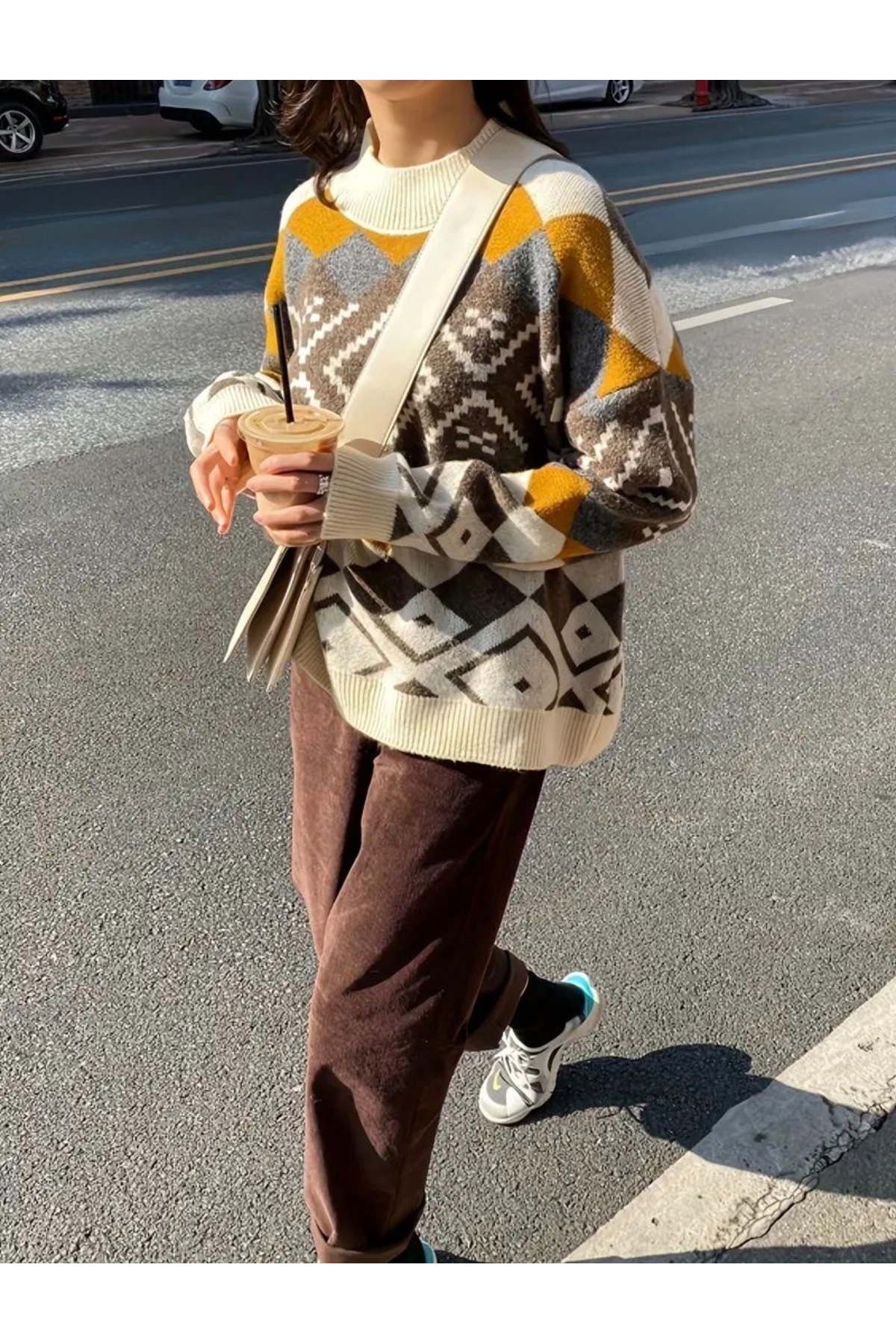 Gülce moda Kadın Renkli Desenli Oversize Salaş Triko Kazak görsel 2