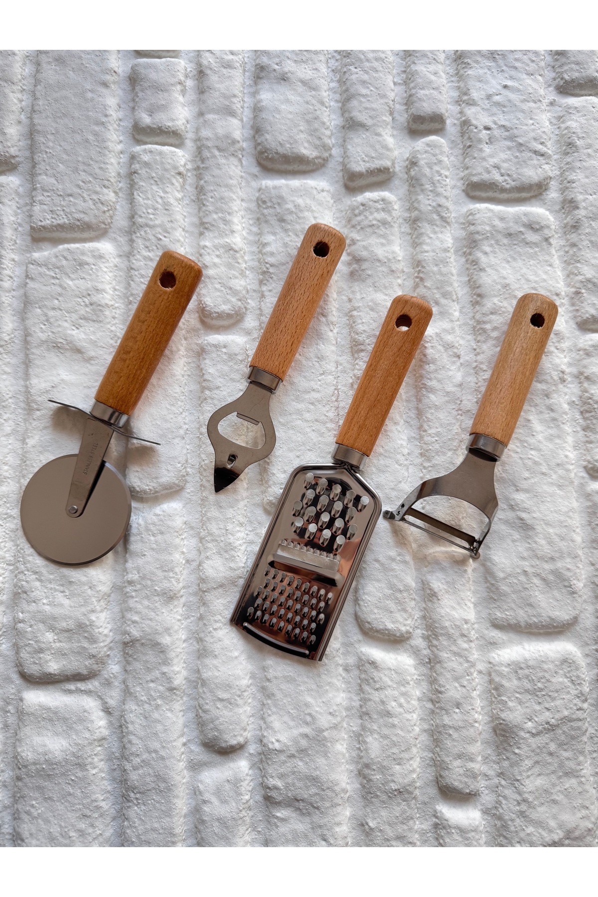 4'lü Bambu Saplı Mini Hamur Ruleti Şişe Açacağı Soyacak Rende Seti