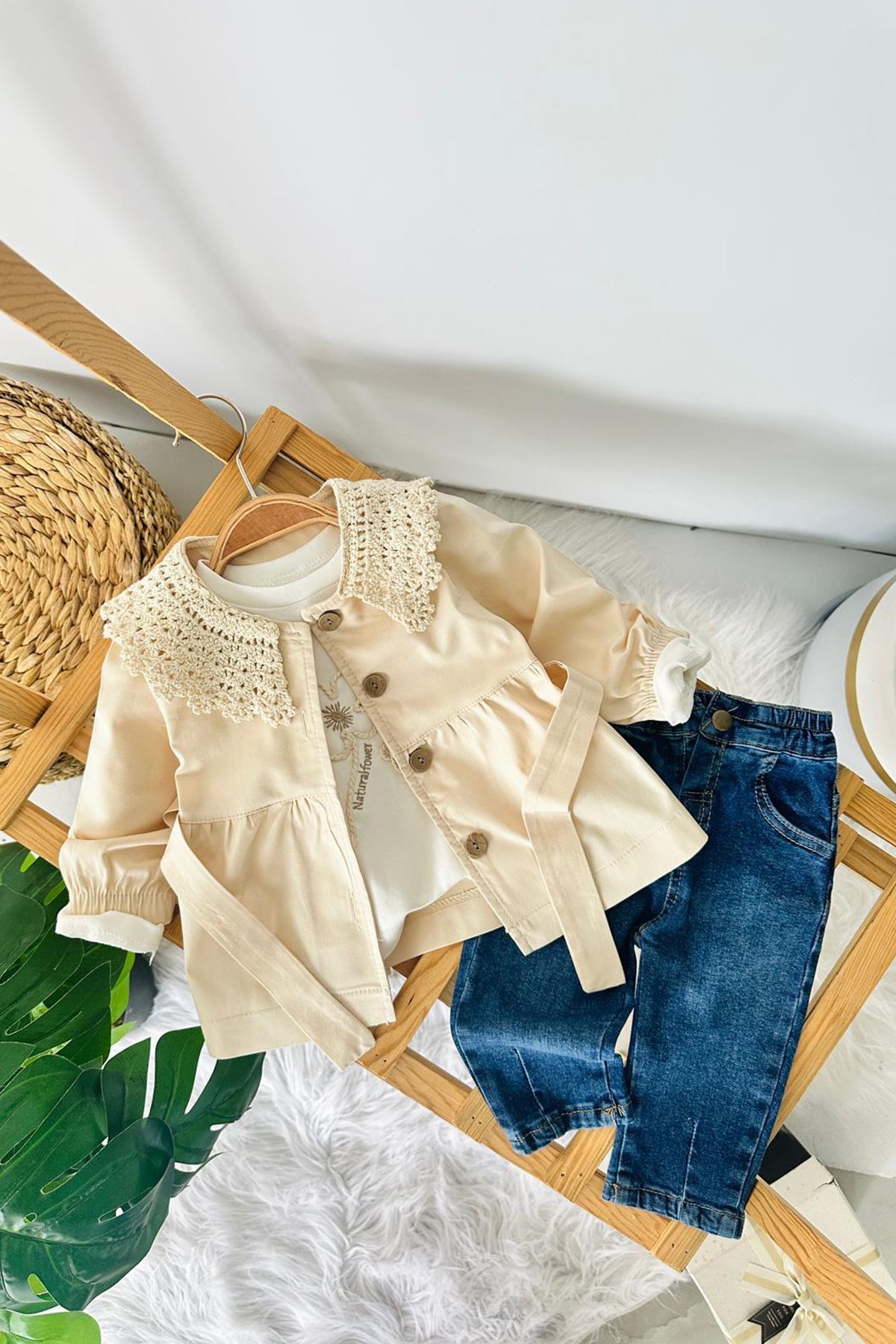 Minigimin Cicileri Miniğimin Cicileri Yakası Örgü Trençli Kız Bebek Kotlu 3 lü Takım - Krem fotoğrafı 2 (önizleme)