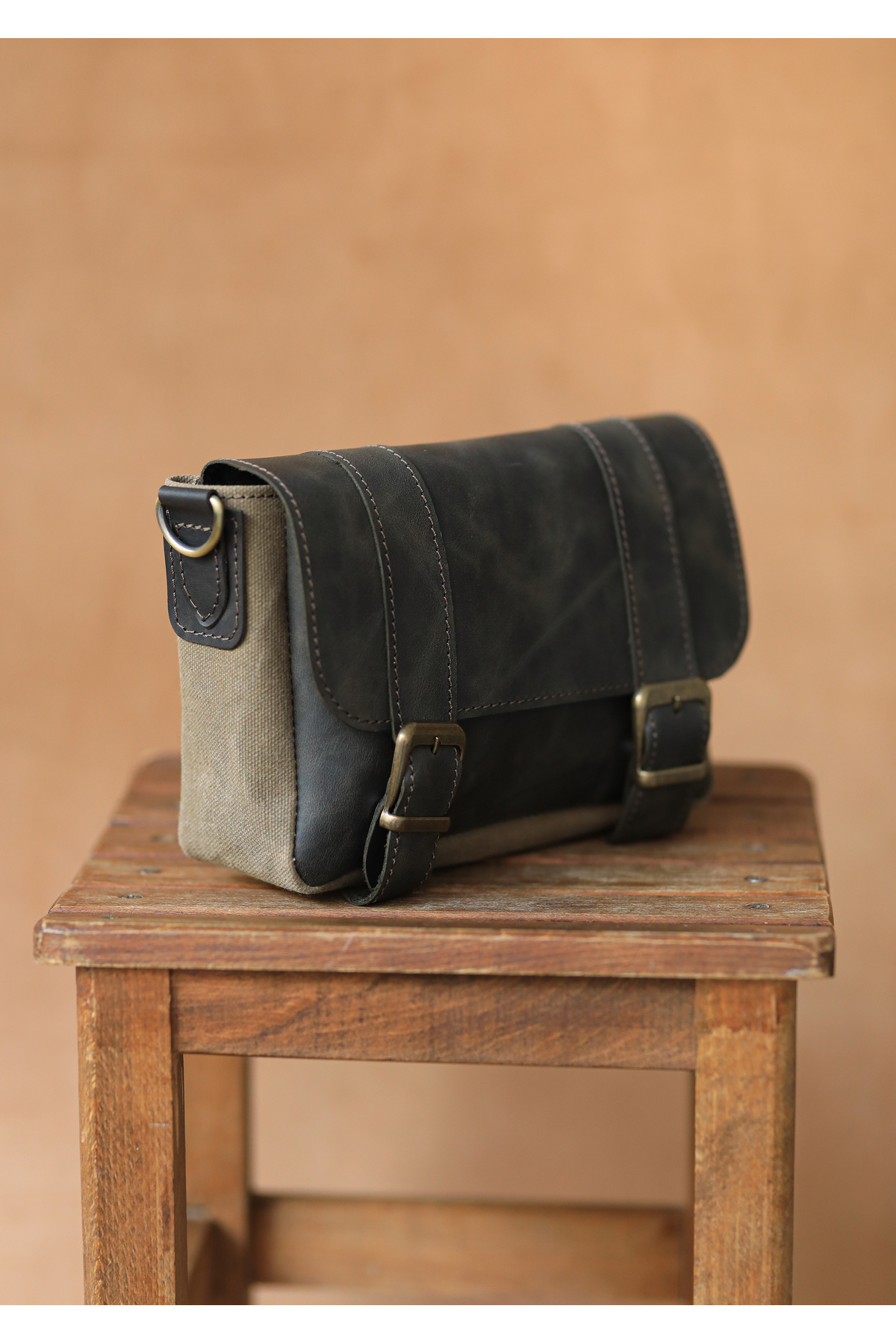 Önal kemer Mini Hakiki deri canvas postacı çantası unisex haki/yeşil görsel 3