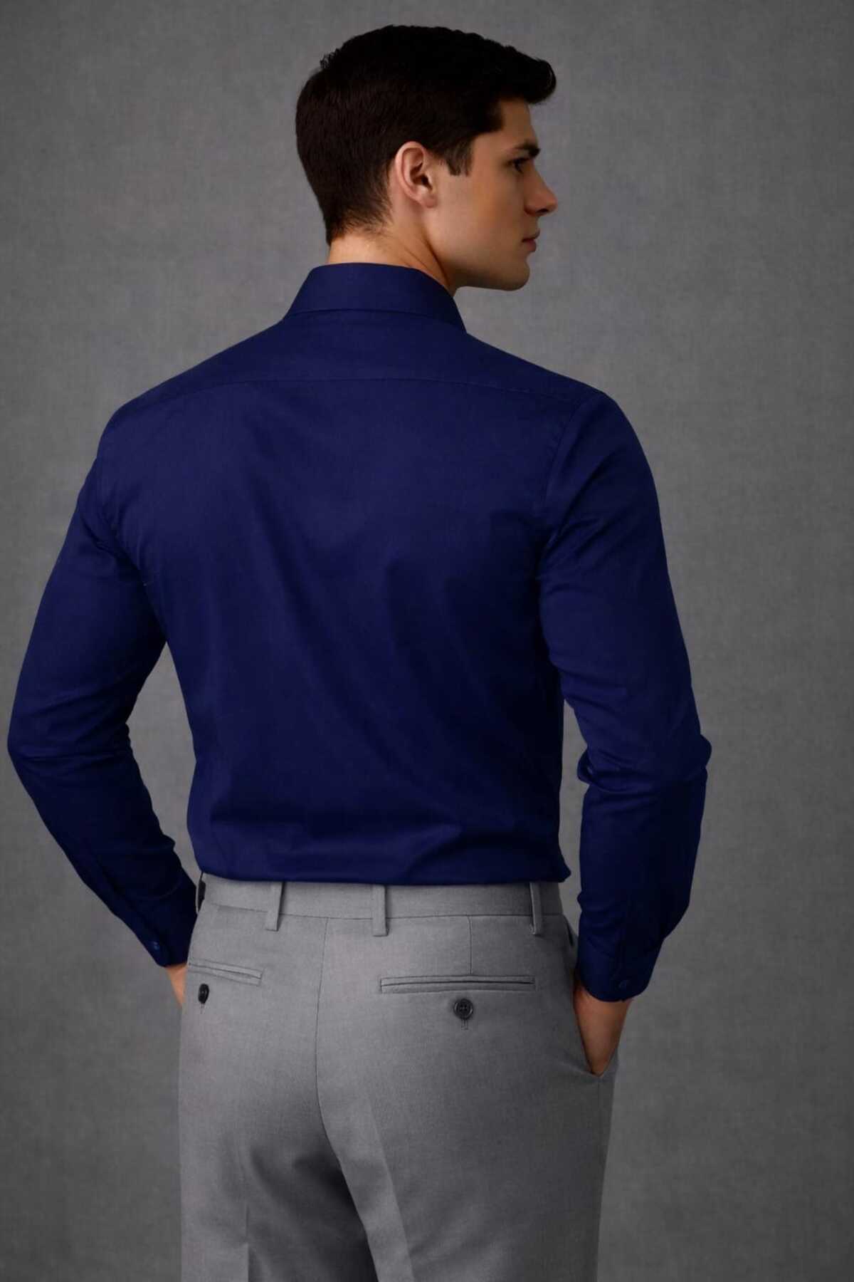 Slim Fit Dar Kesim Düz Sert Yaka Uzun Kollu Kolay Ütü Dört Mevsim LACİ ERKEK Gömlek — سرمه‌ای 1100 — تصویر 4 از 8
