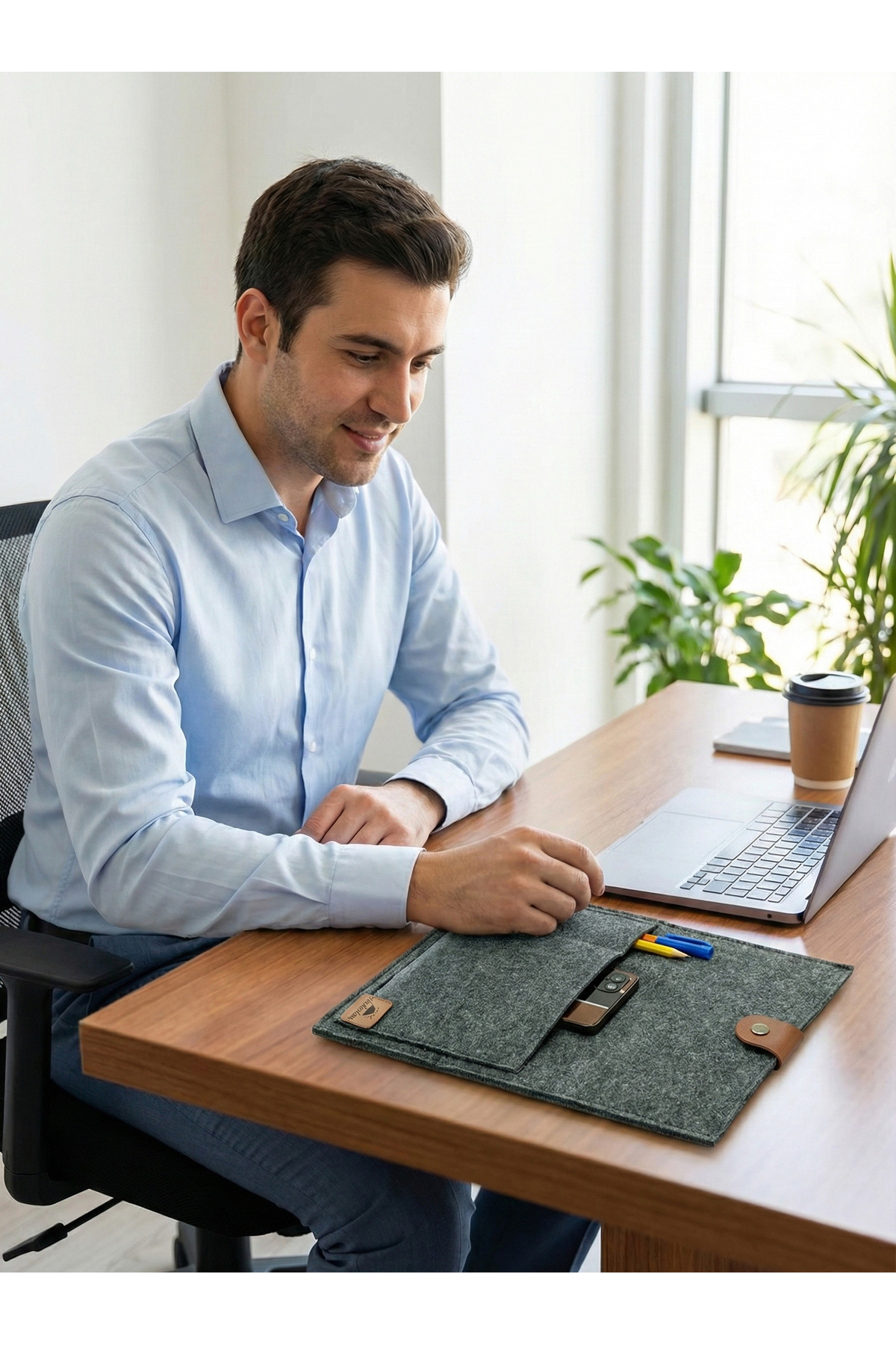 dilekolay  Ofis Asistanı: Cepli Keçe Dosya ve Tablet Çantası – Antrasit Gri (34x24 cm) - Görsel 2