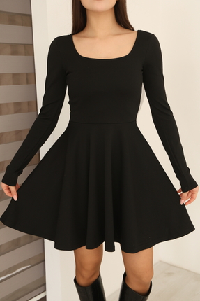 MOVİMENT Siyah İnterlok Bel Oturmalı Kare Yaka Kloş Etekli Elbise