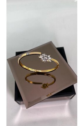 nora Larissa Bilezik