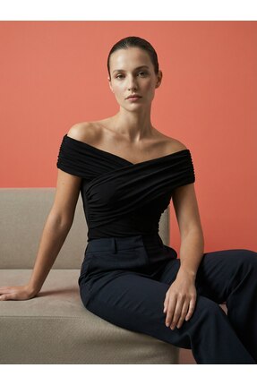 FogaModa Siyah Asimetrik Omuz Detaylı Drapeli Bluz