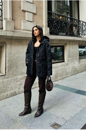 ONE SNOWFLAKE Siyah renkli kadın kapitone kapüşonlu mont