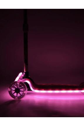 Vardem Işıklı Sevimli Sticker’lı Scooter