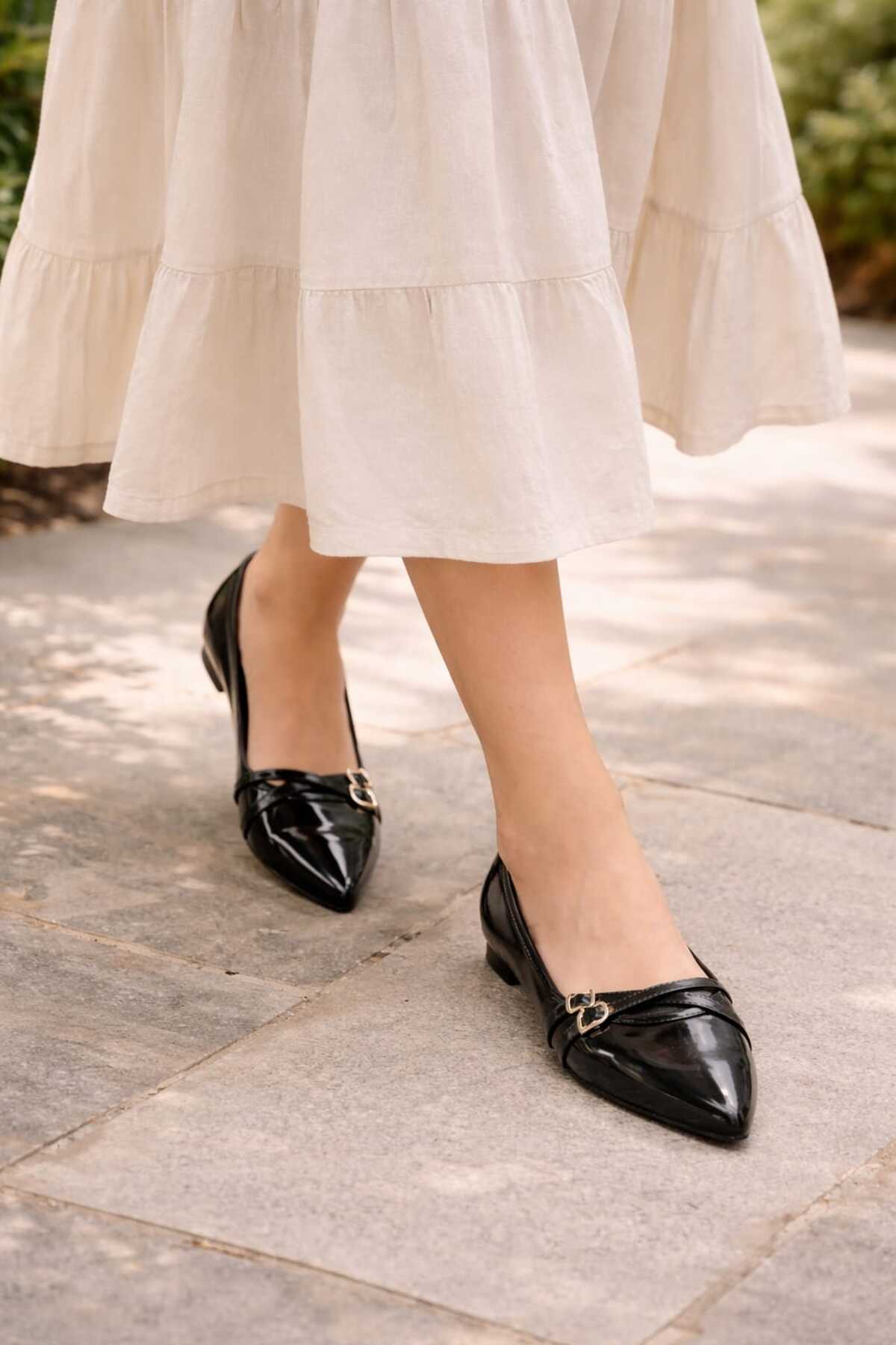 Macelife  Kadın Siyah Toka Detaylı Günlük Rugan Babet