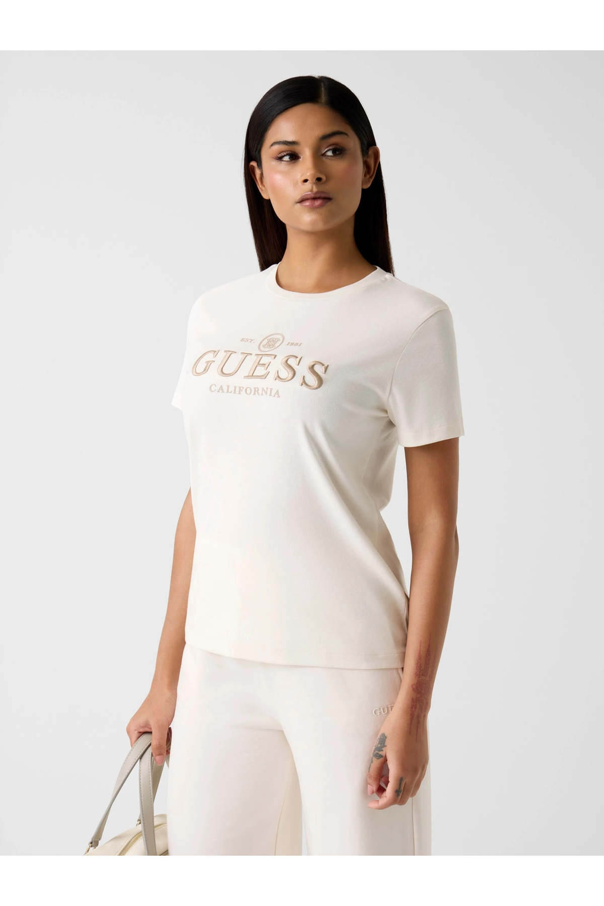 Guess Arabella Bisiklet Yaka Kısa Kollu Kadın Beyaz T-shirt