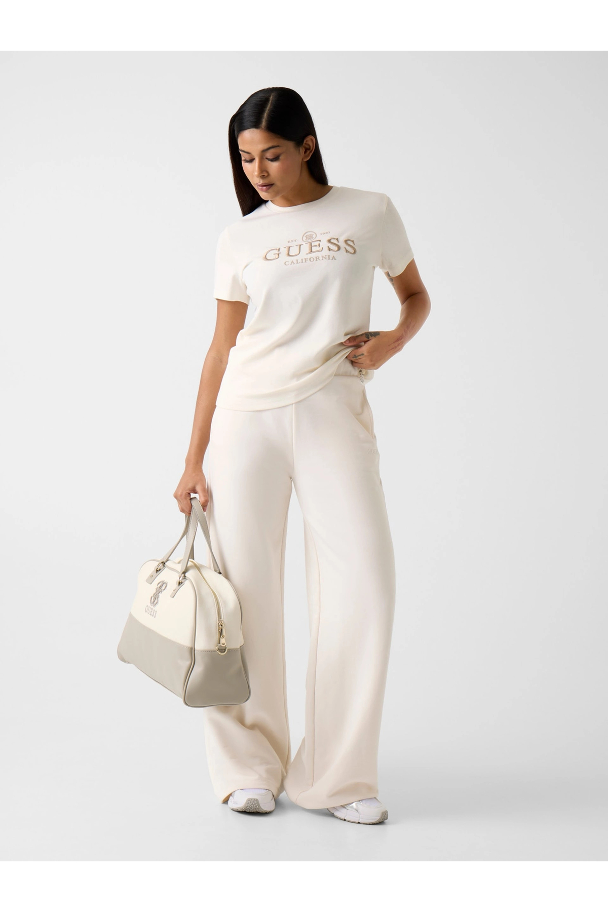 Guess Arabella Bisiklet Yaka Kısa Kollu Kadın Beyaz T-shirt