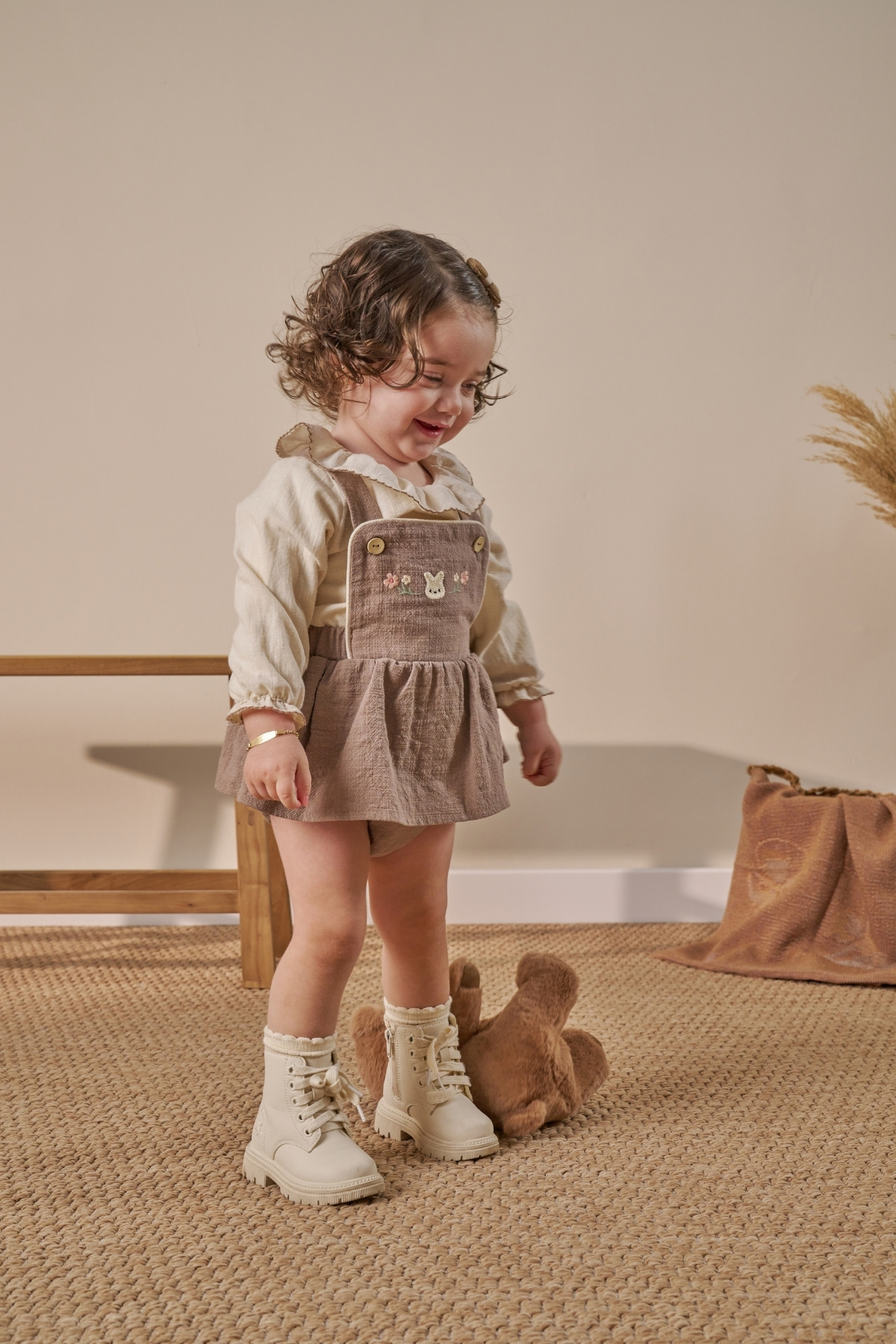 Minipodyum Gömlekli Nakış Detaylı Bayramlık Kız Bebek Salopet Elbise fotoğrafı 3 (önizleme)