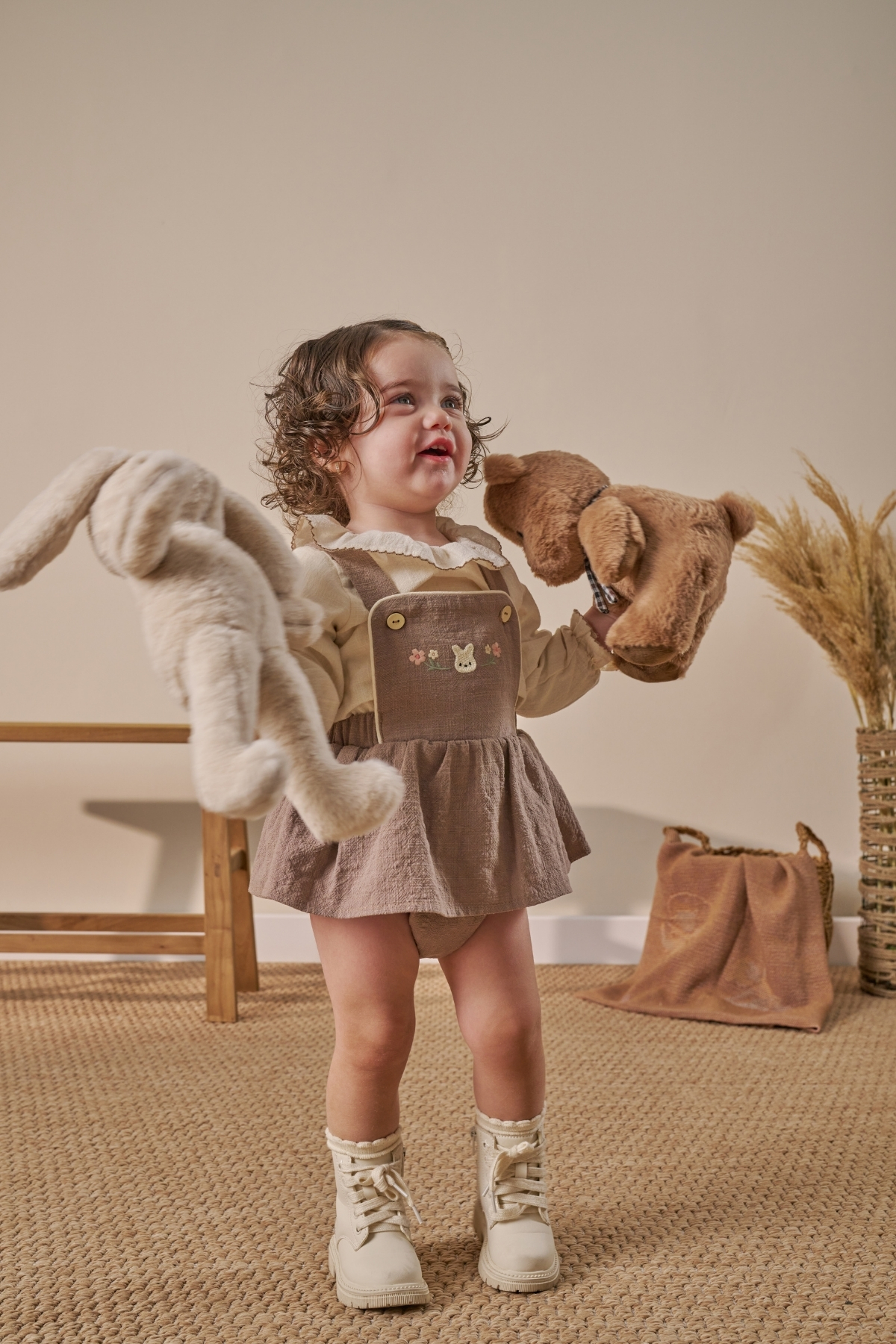Minipodyum Gömlekli Nakış Detaylı Bayramlık Kız Bebek Salopet Elbise fotoğrafı 2 (önizleme)
