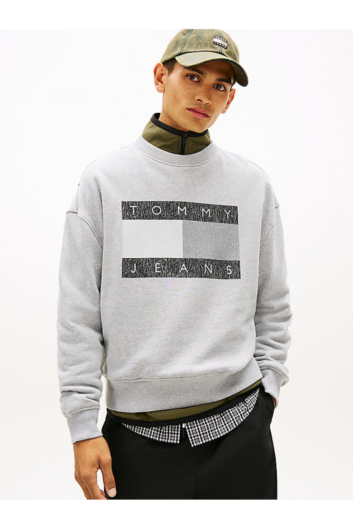 تامی هیلفیگر سویشرت طرح لوگوی دهه ۹۰ میلادی TJM