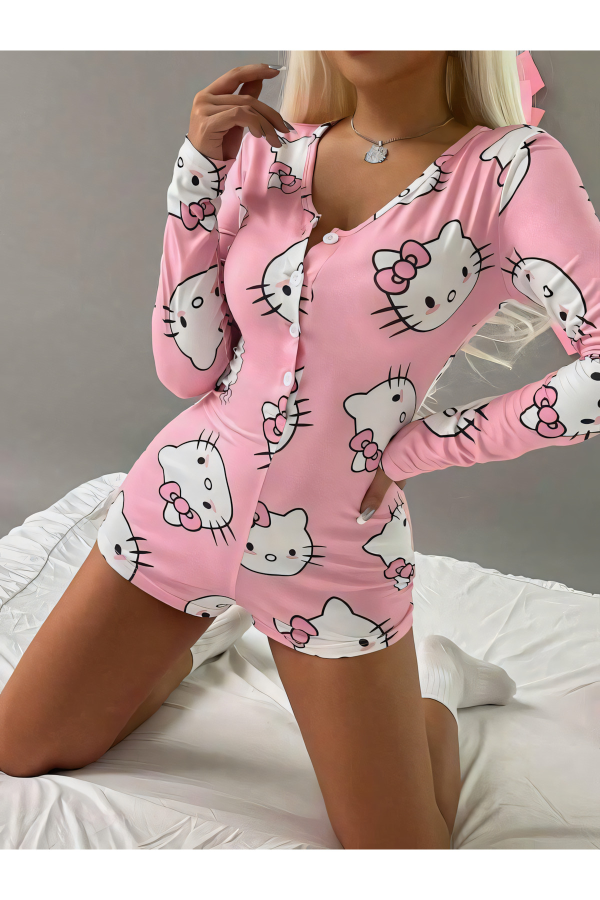 Best Dream Kadın Pembe Hello Kitty Desenli Şortlu Gecelik Pamuklu Düğmeli Uzun Kollu Pijama Tulum